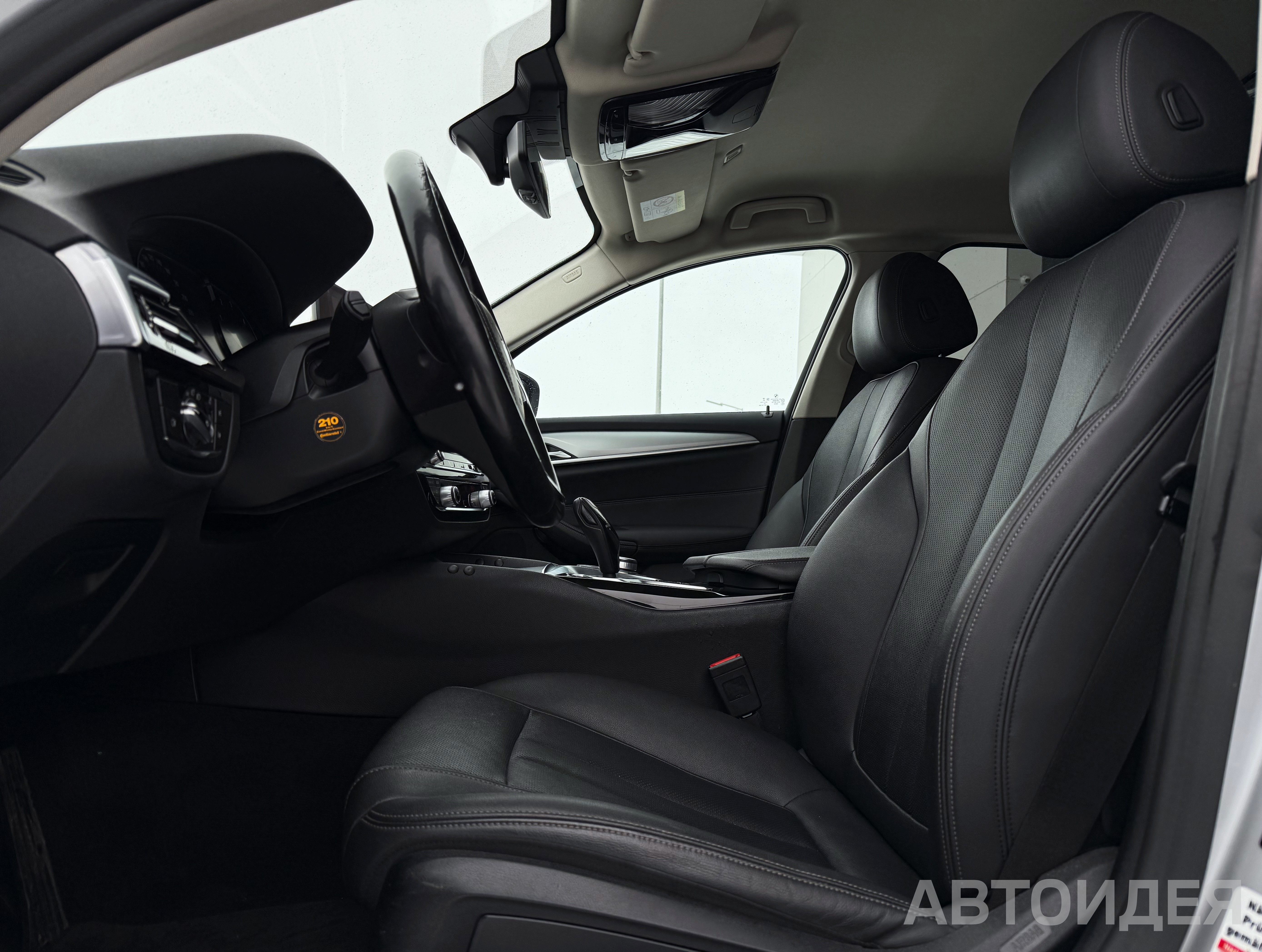 BMW 530d xDrive Sedan Серебристый ледник металлик фото 12