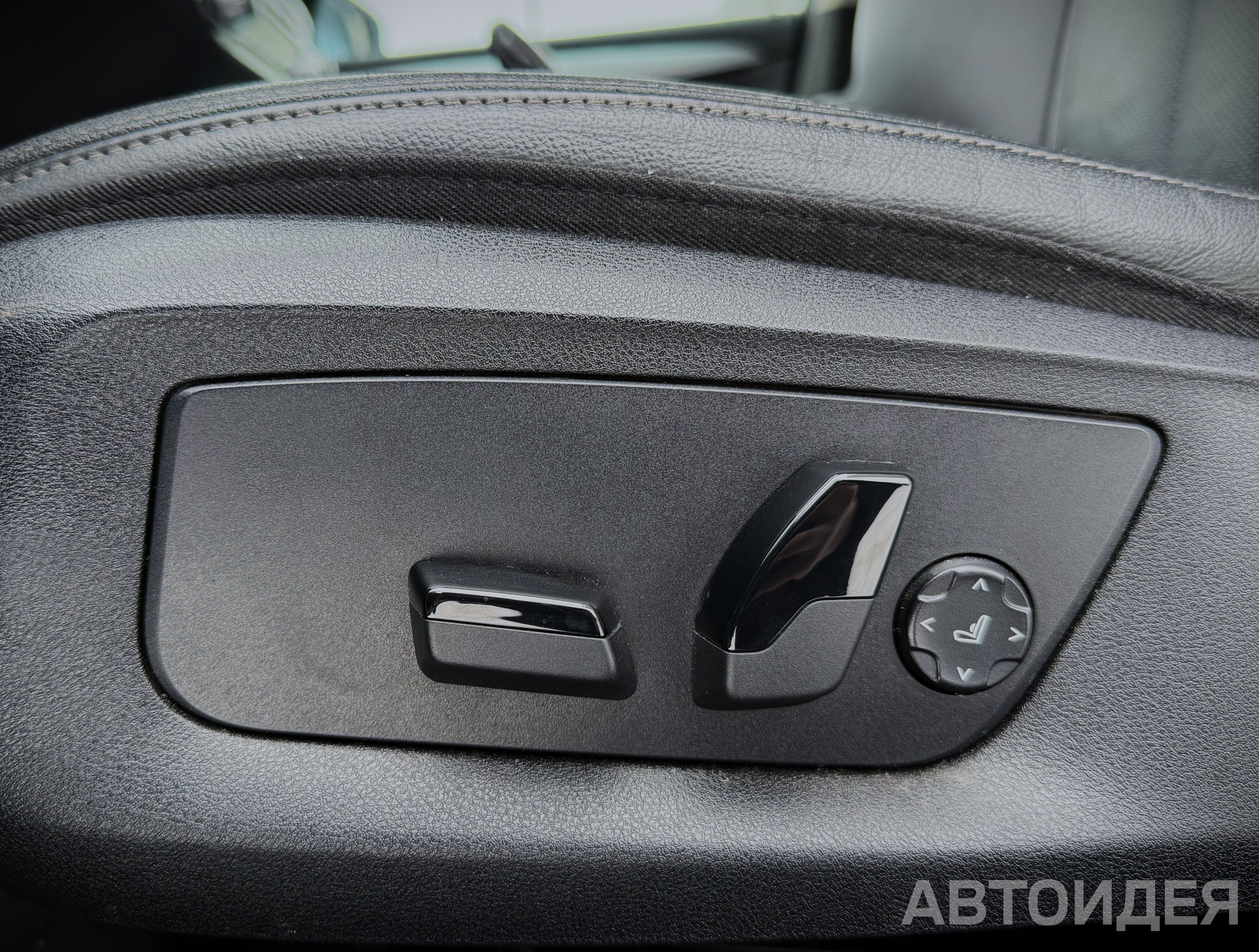 BMW 530d xDrive Sedan Серебристый ледник металлик фото 13