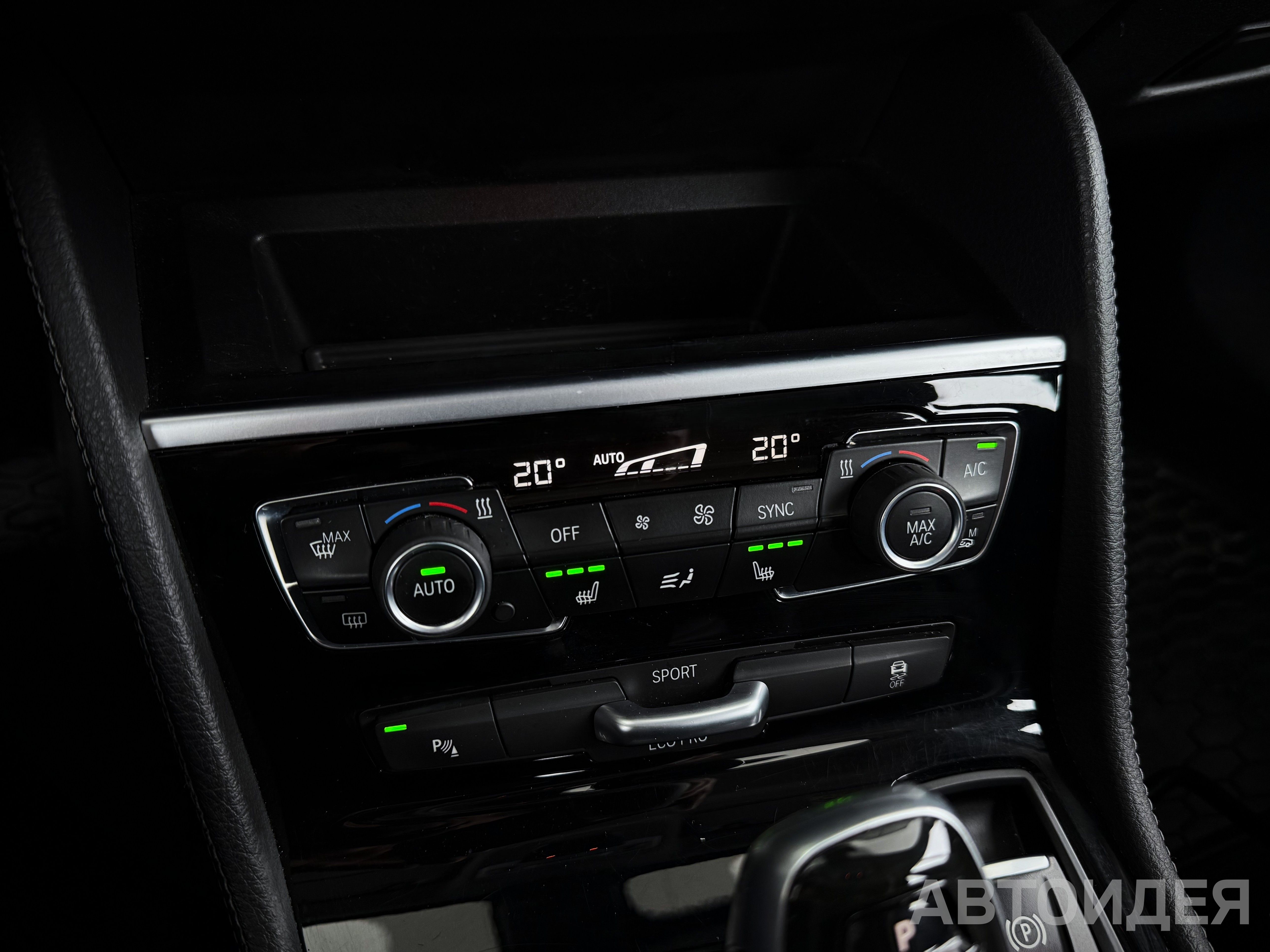 BMW 218i Active Tourer фото 15