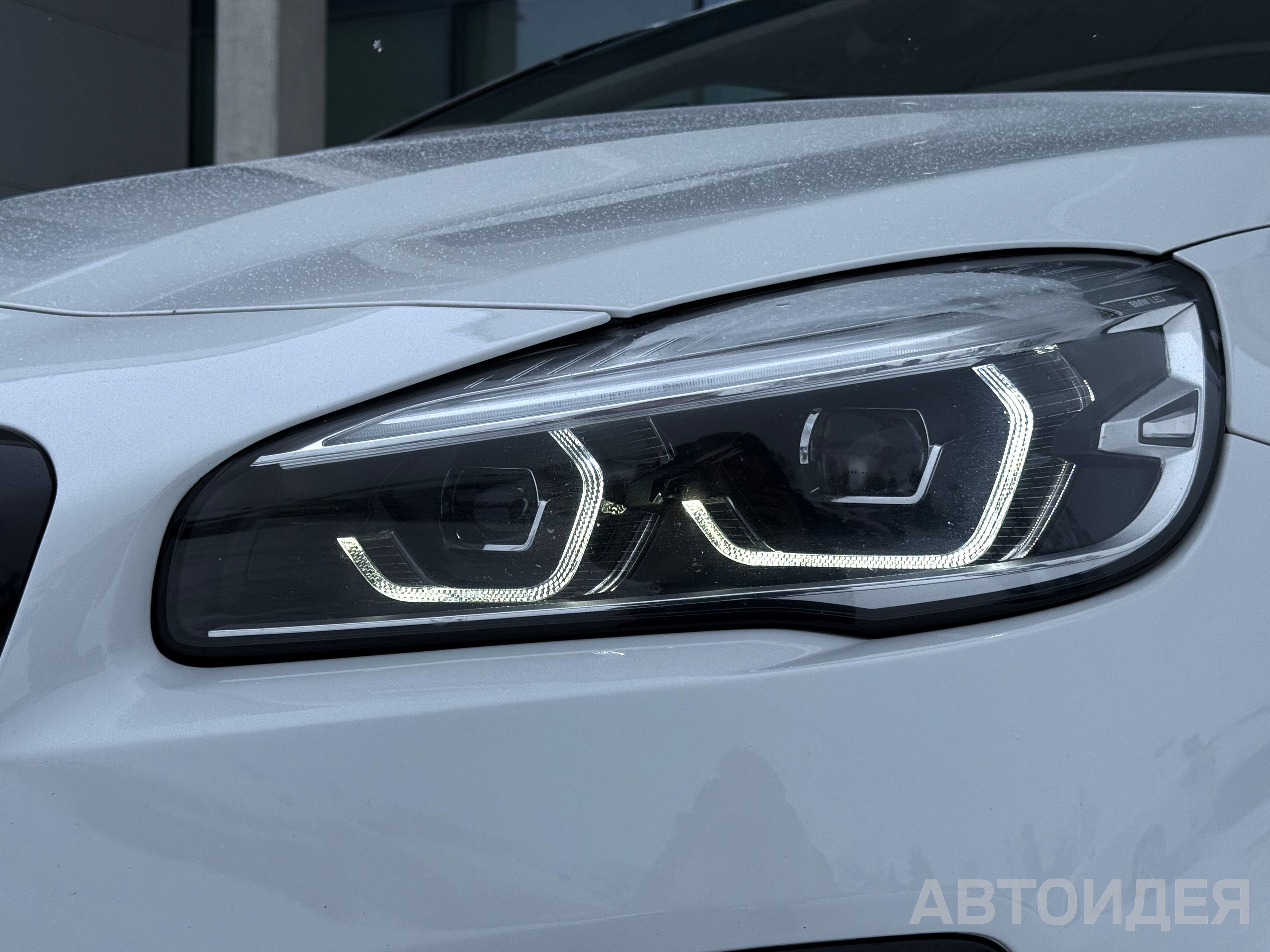 BMW 218i Active Tourer фото 25