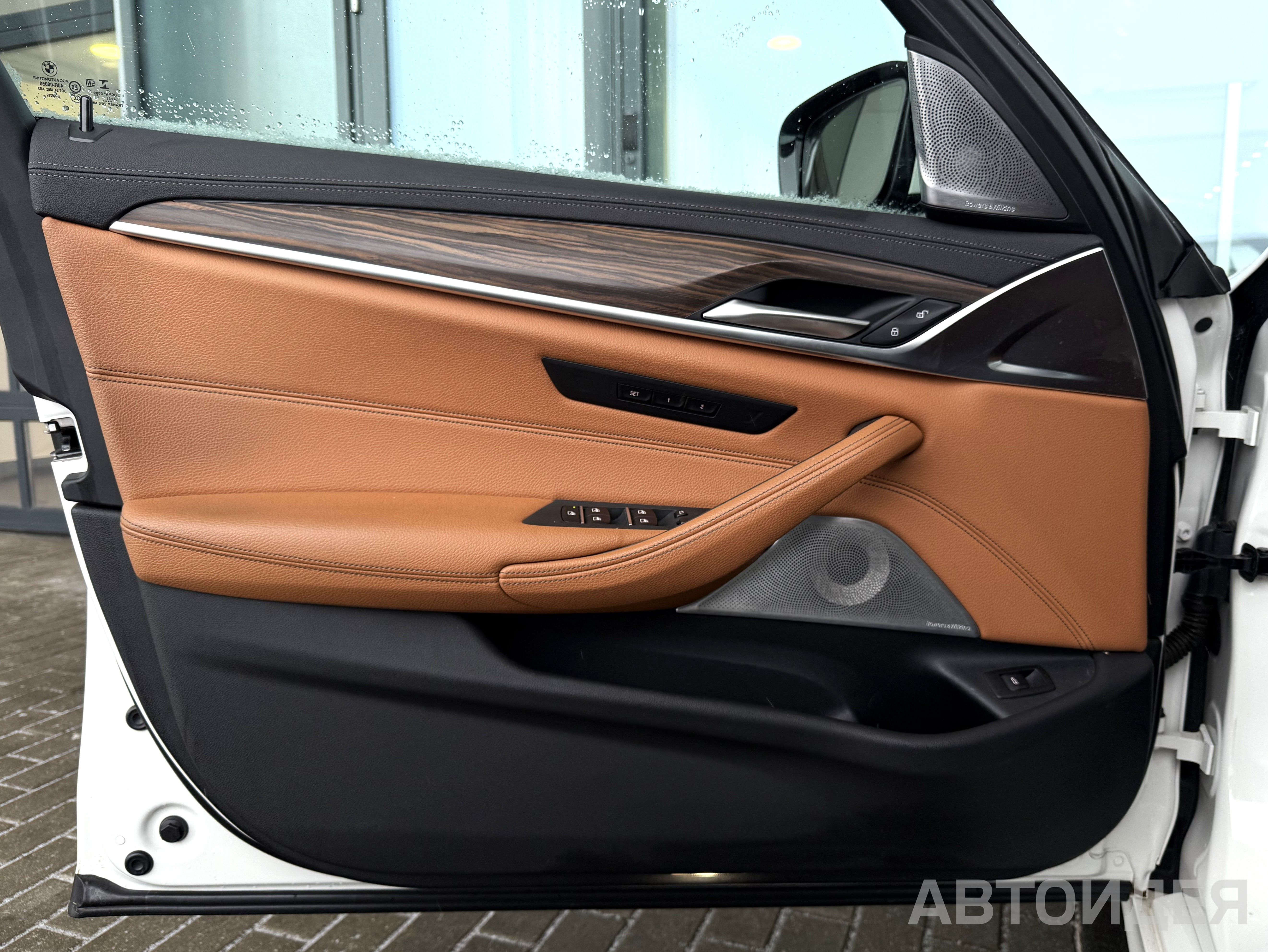 BMW 530i xDrive Sedan фото 13