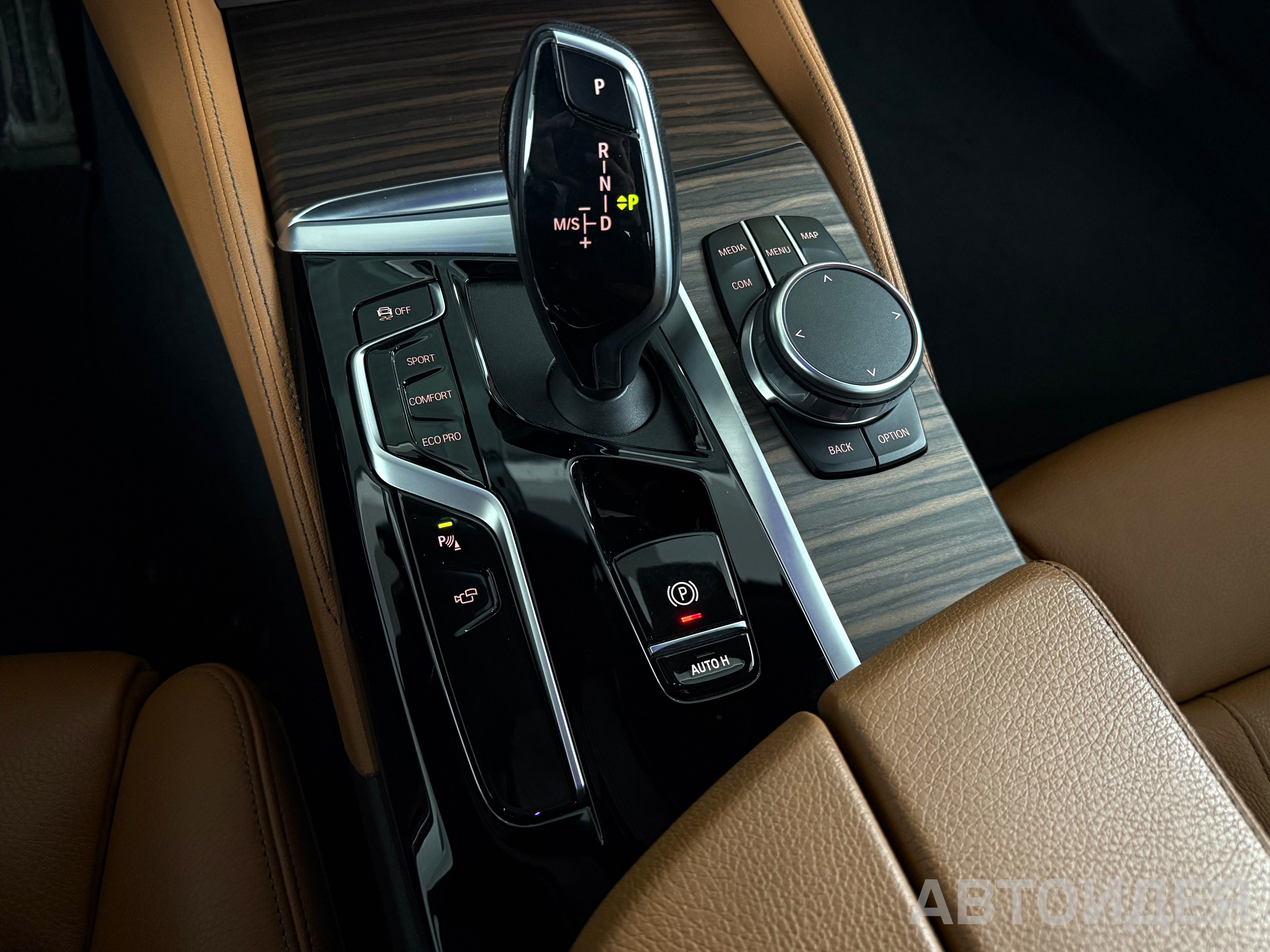 BMW 530i xDrive Sedan фото 19