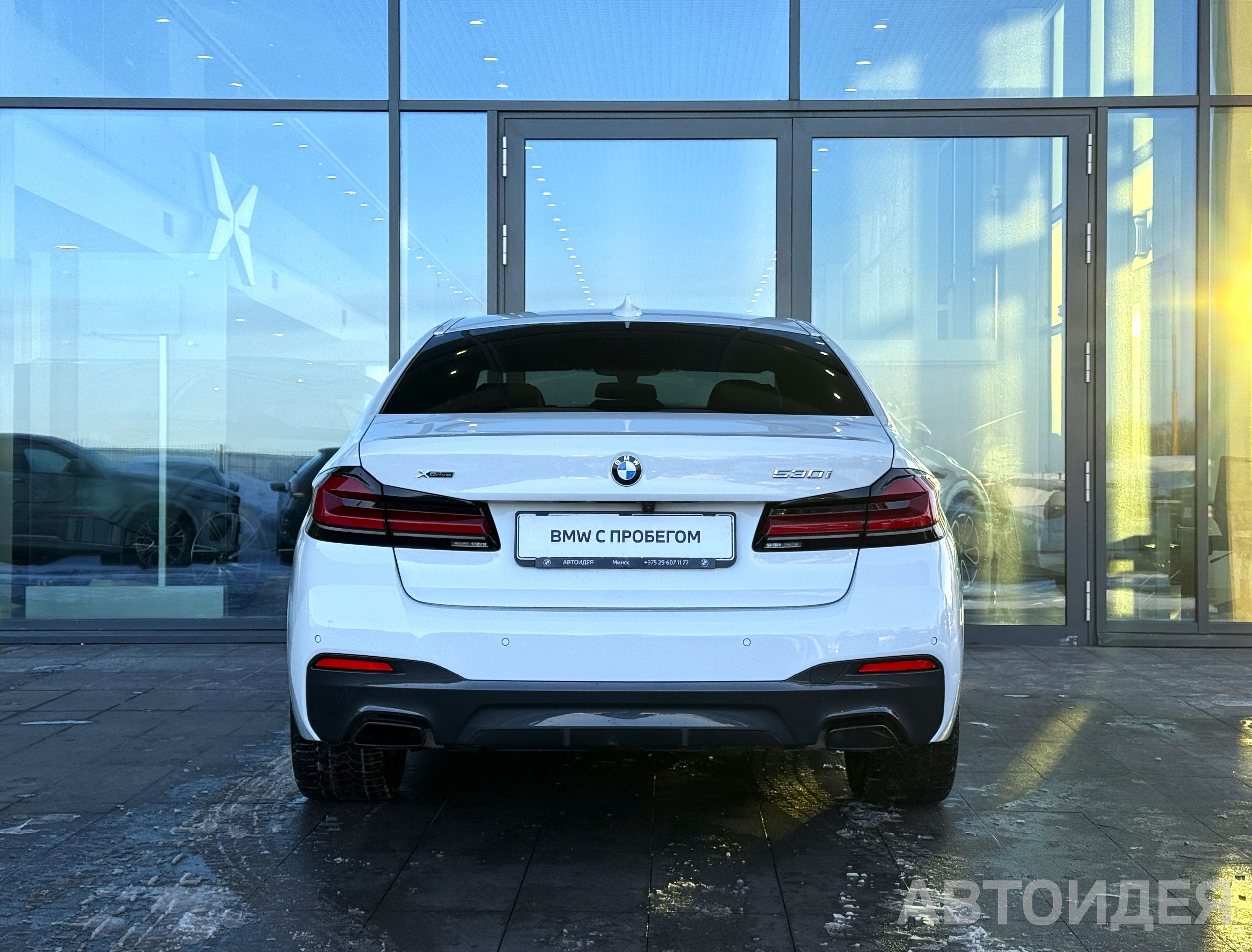 BMW 530i xDrive Sedan Белоснежный неметаллик фото 4