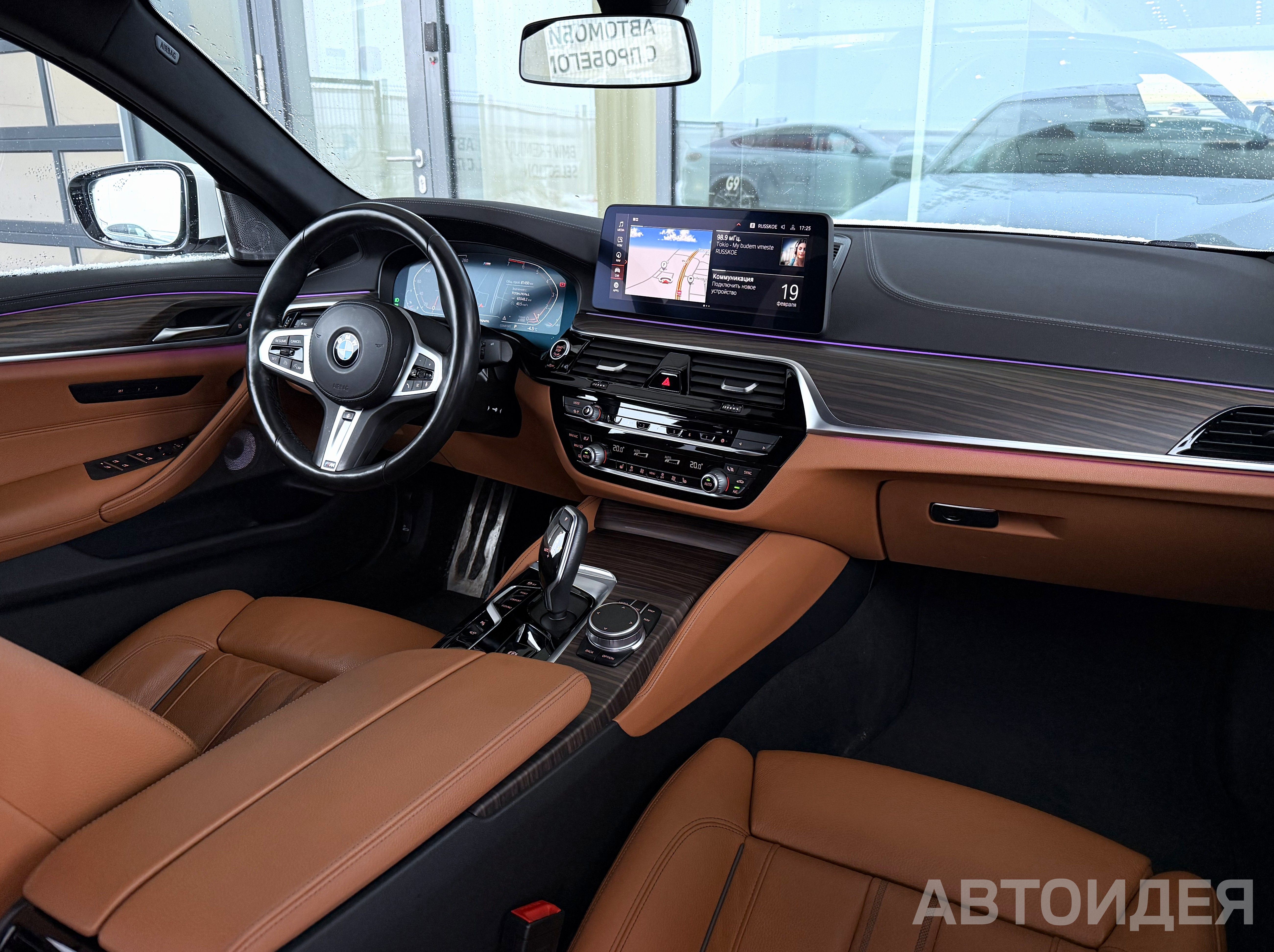 BMW 530i xDrive Sedan Белоснежный неметаллик фото 5