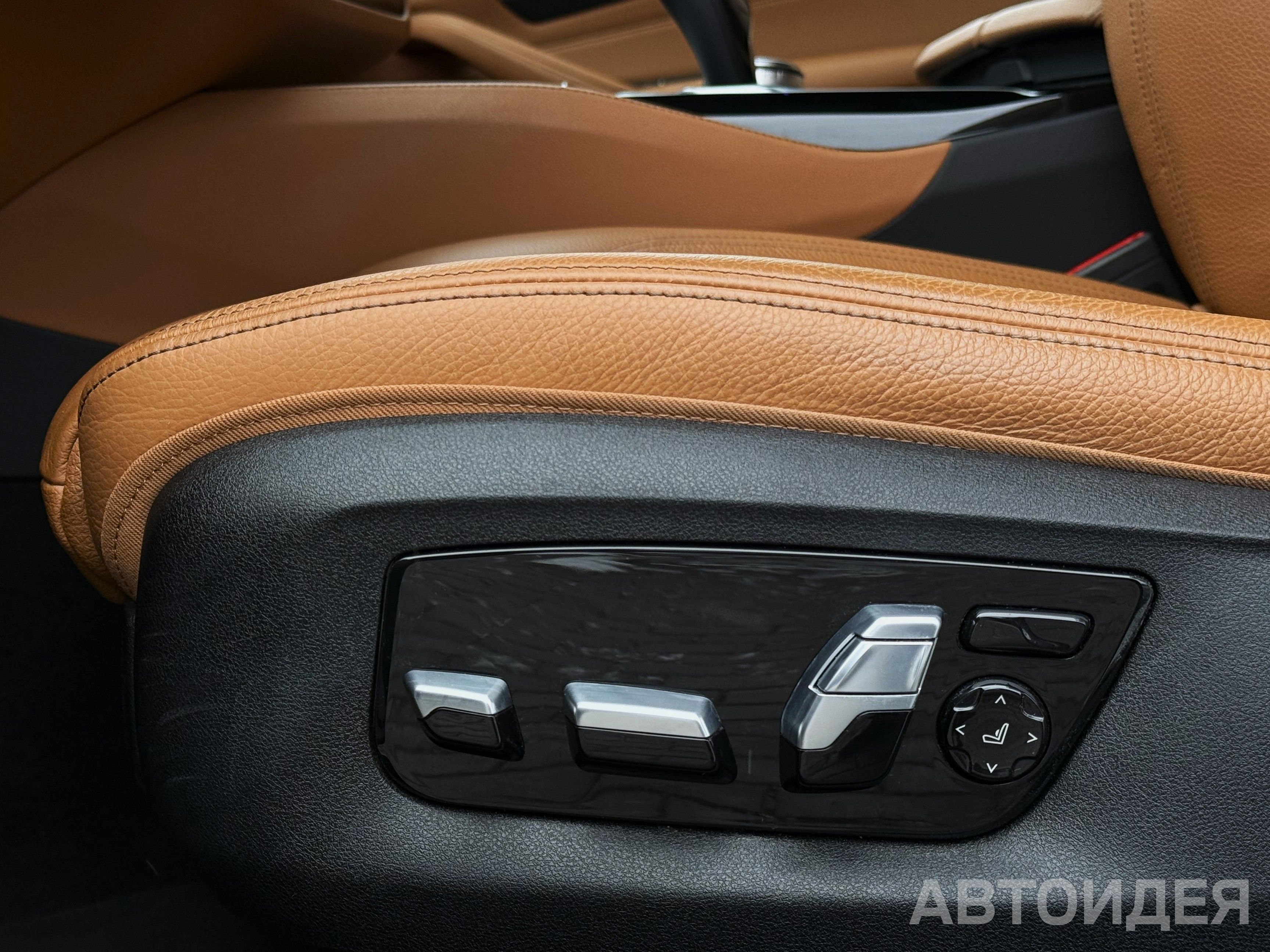 BMW 530i xDrive Sedan Белоснежный неметаллик фото 15