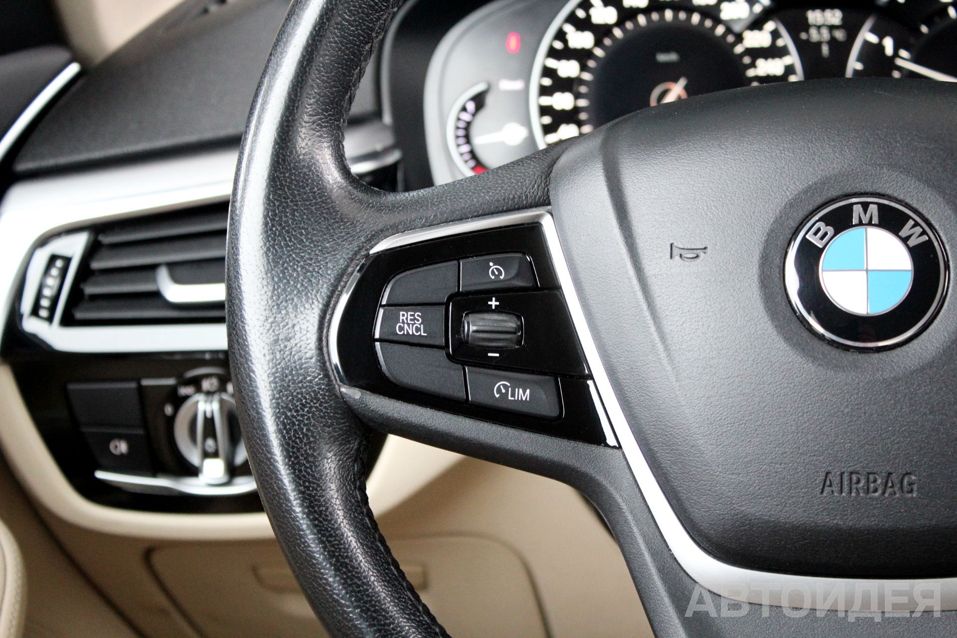 BMW 520d Sedan фото 10