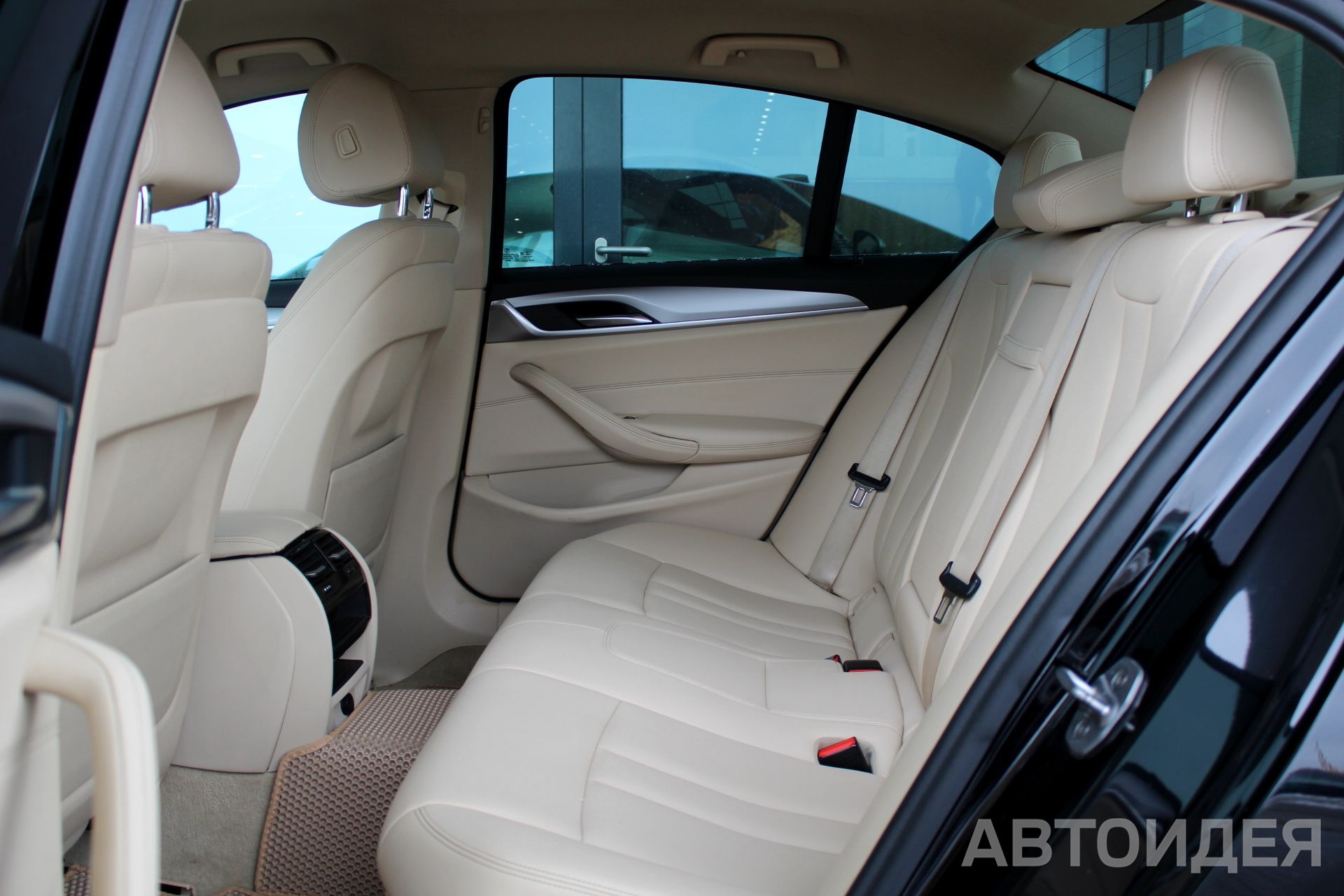 BMW 520d Sedan Черный неметаллик фото 20