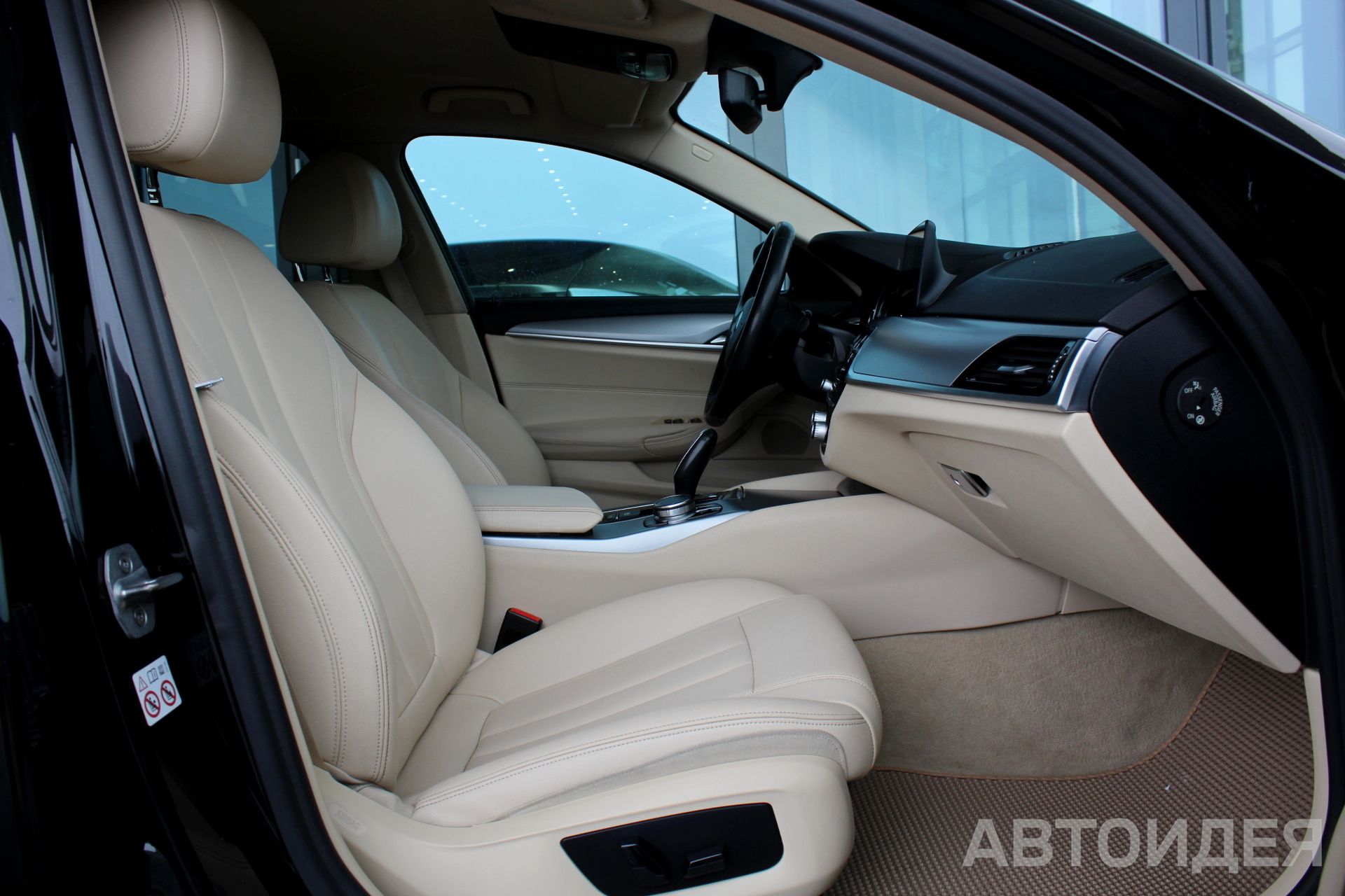BMW 520d Sedan Черный неметаллик фото 21