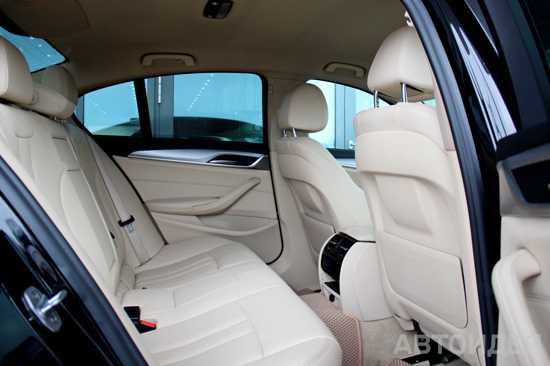 BMW 520d Sedan Черный неметаллик фото 22