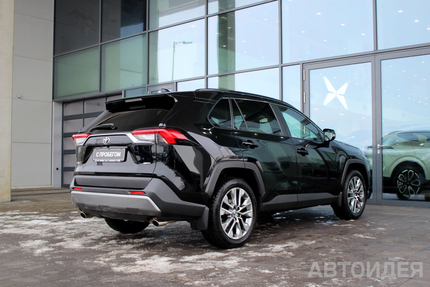 Toyota RAV4 фото 1