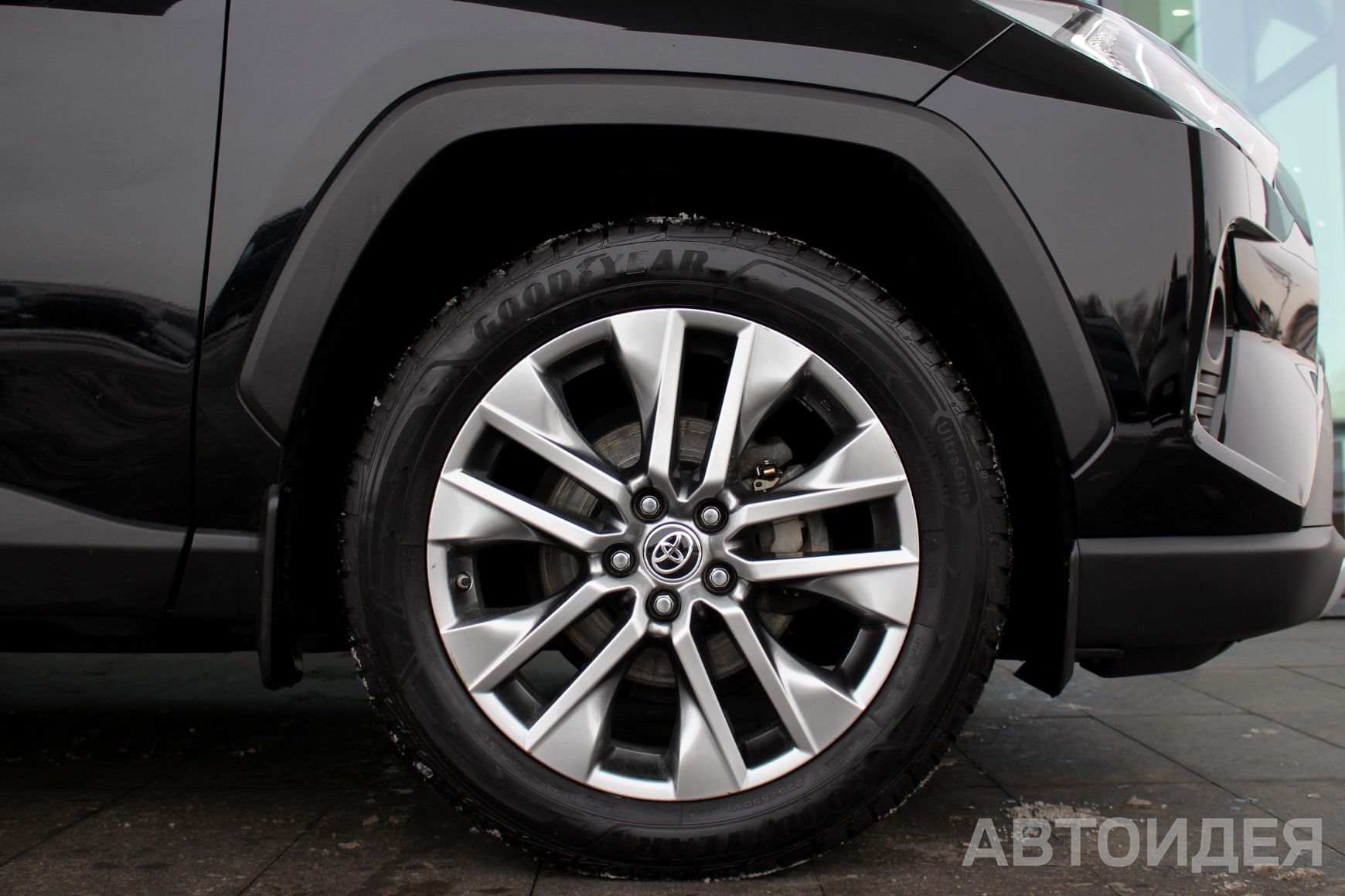 Toyota RAV4 фото 6