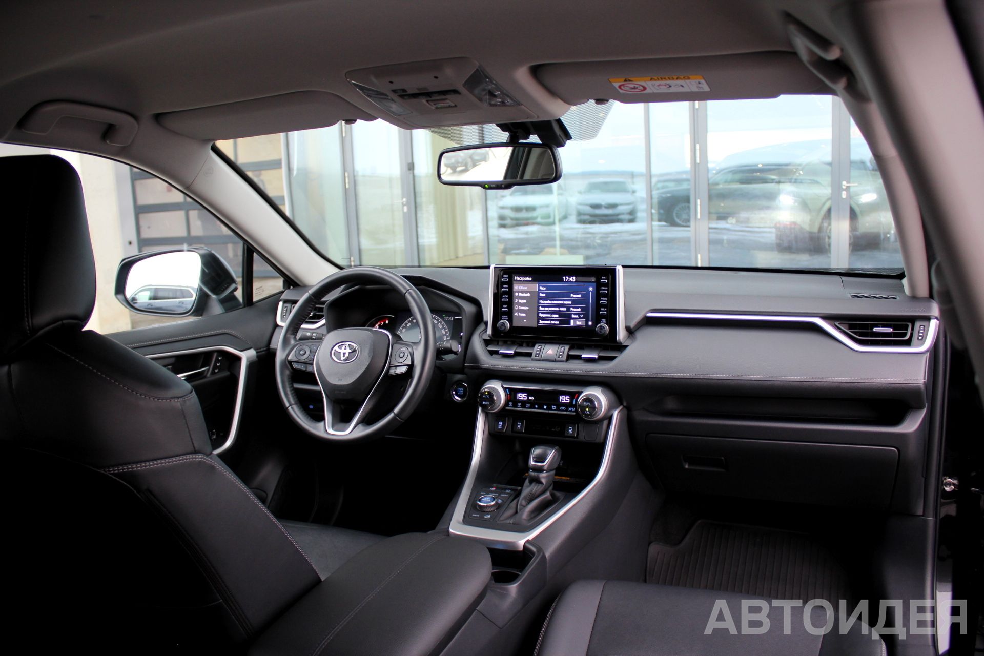 Toyota RAV4 фото 7