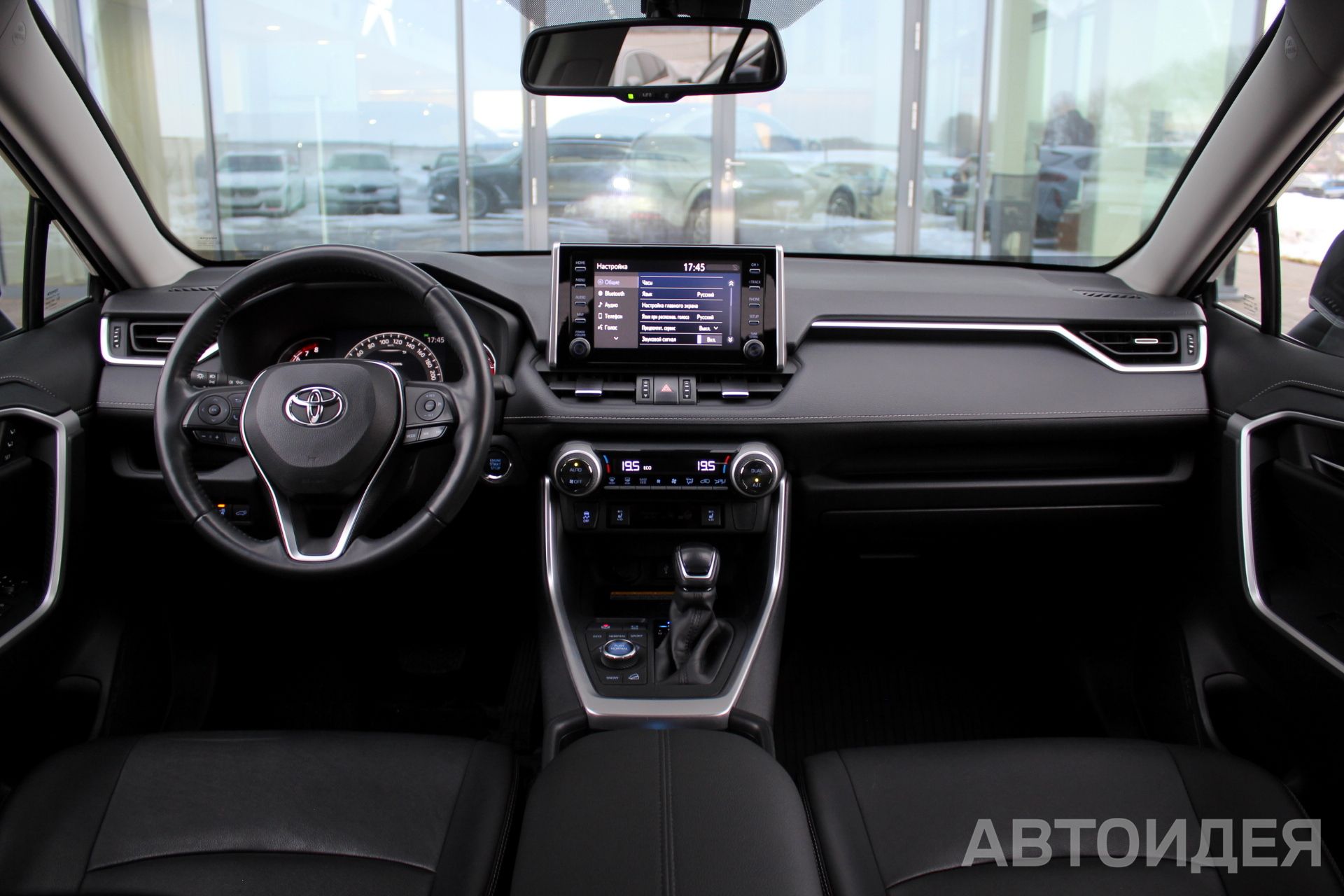 Toyota RAV4 фото 8