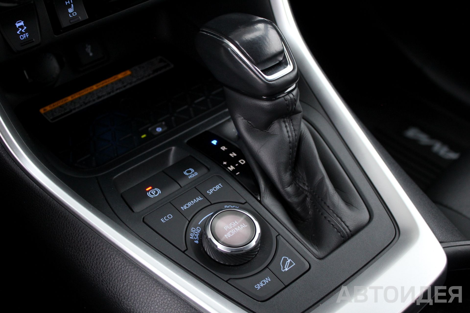 Toyota RAV4 фото 15