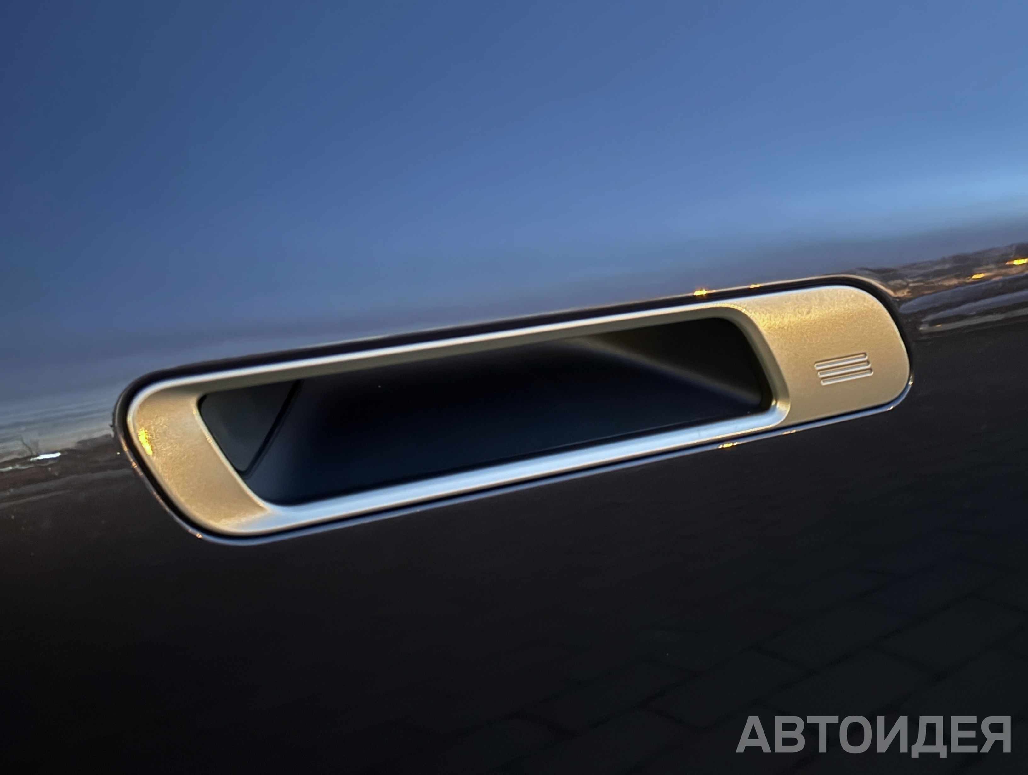 BMW i iX xDrive40 Серый софисто с бриллиантовым эффектом фото 27