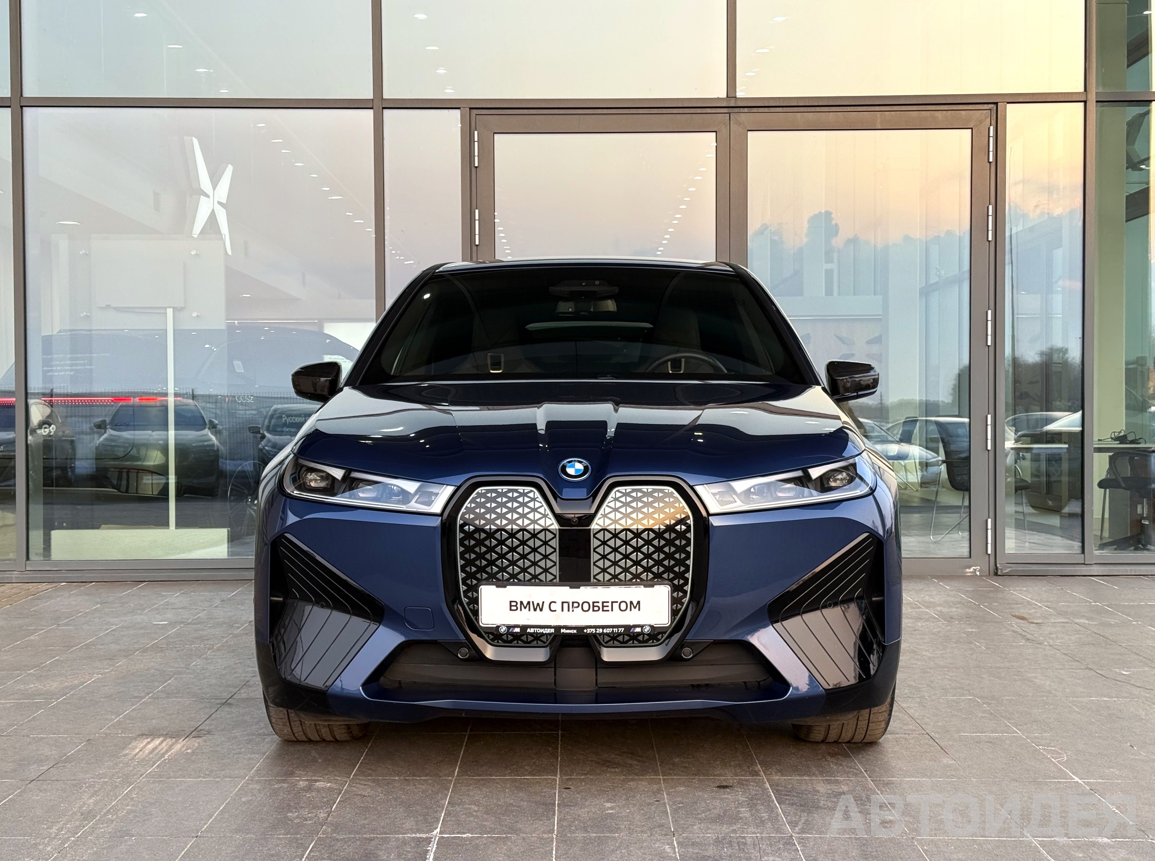 BMW i iX M60 Синий Фитоник металлик фото 1