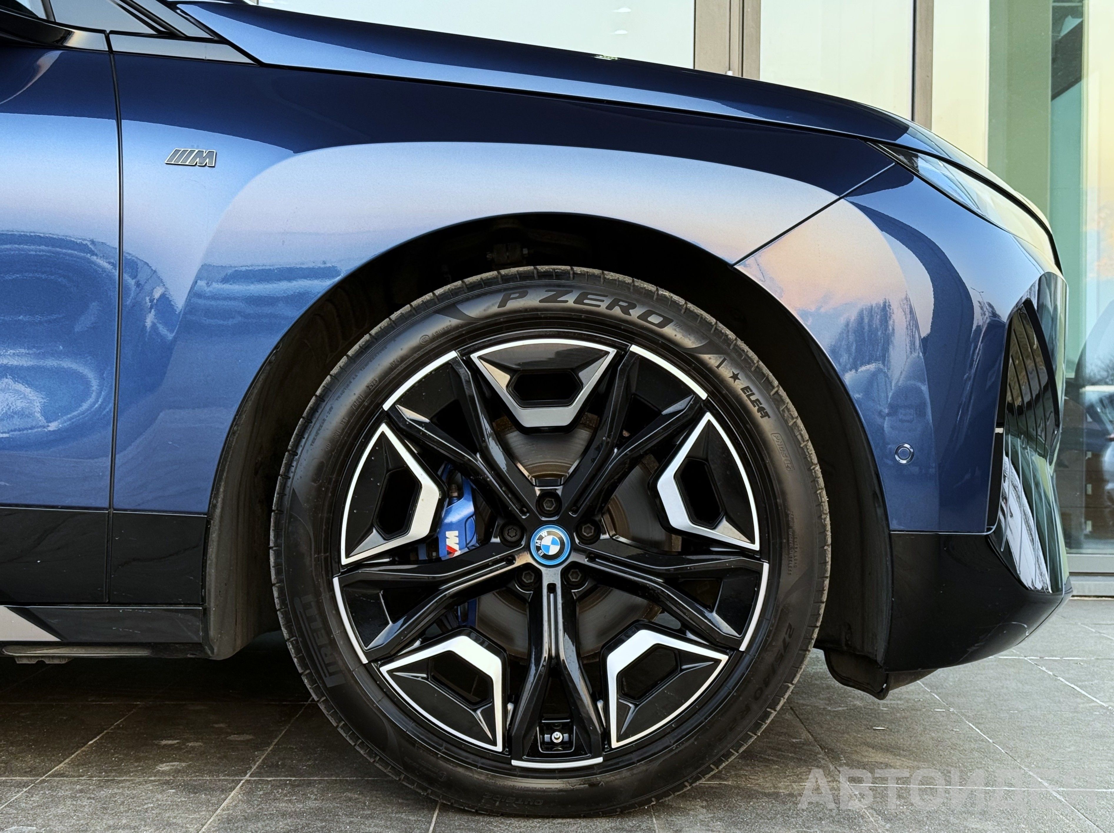 BMW i iX M60 Синий Фитоник металлик фото 28