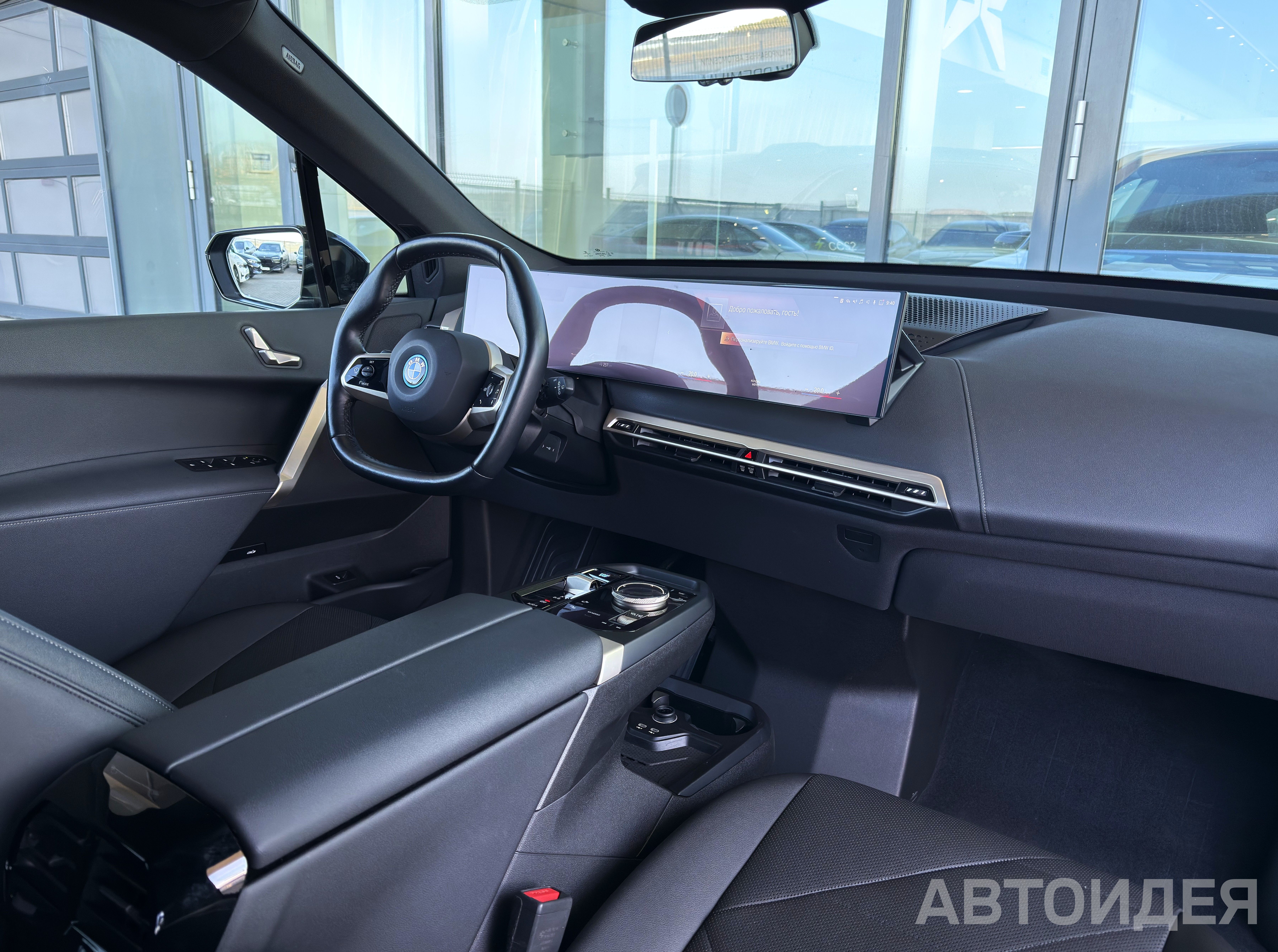 BMW i iX xDrive40 фото 5