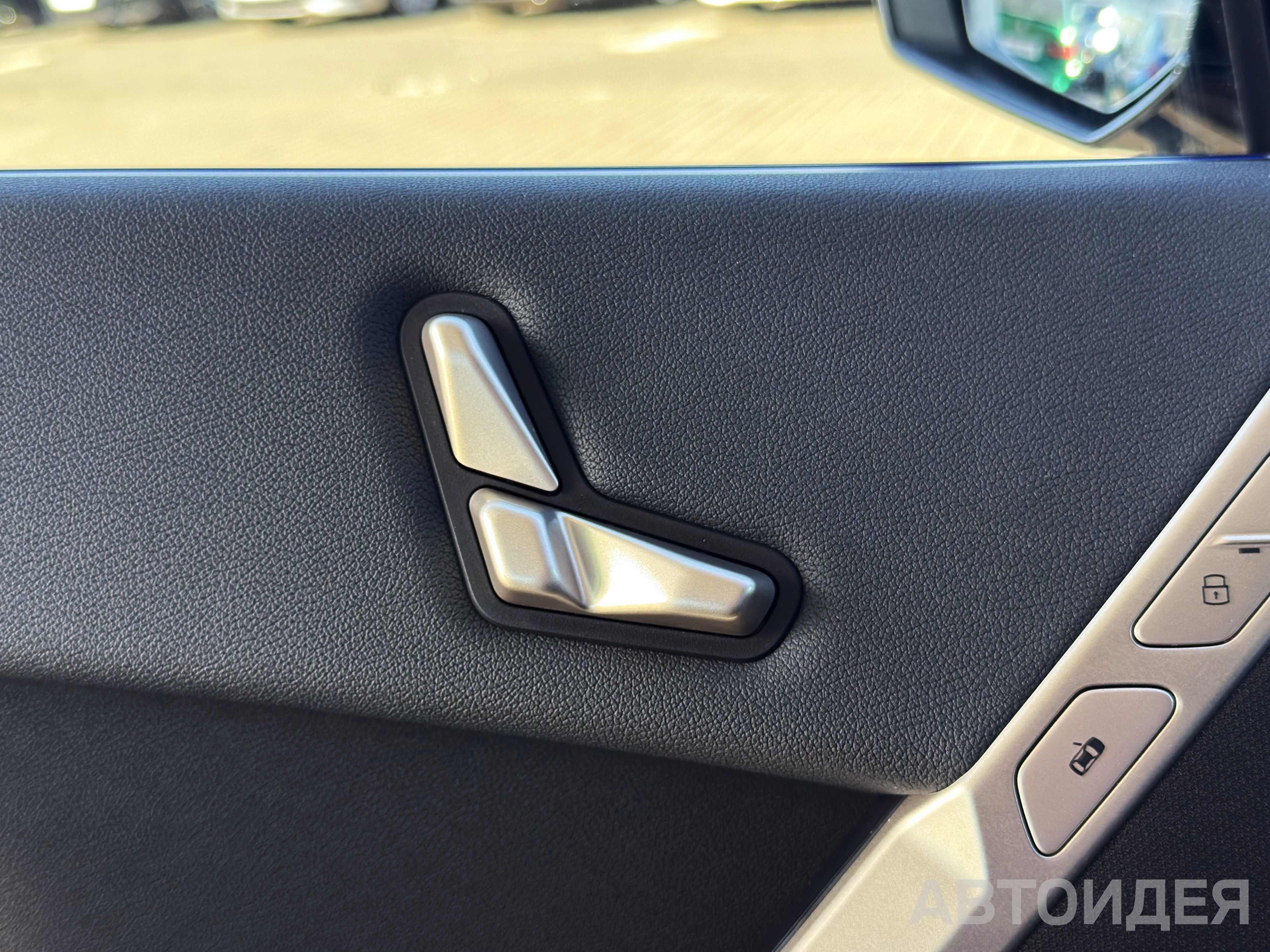 BMW i iX xDrive40 фото 11