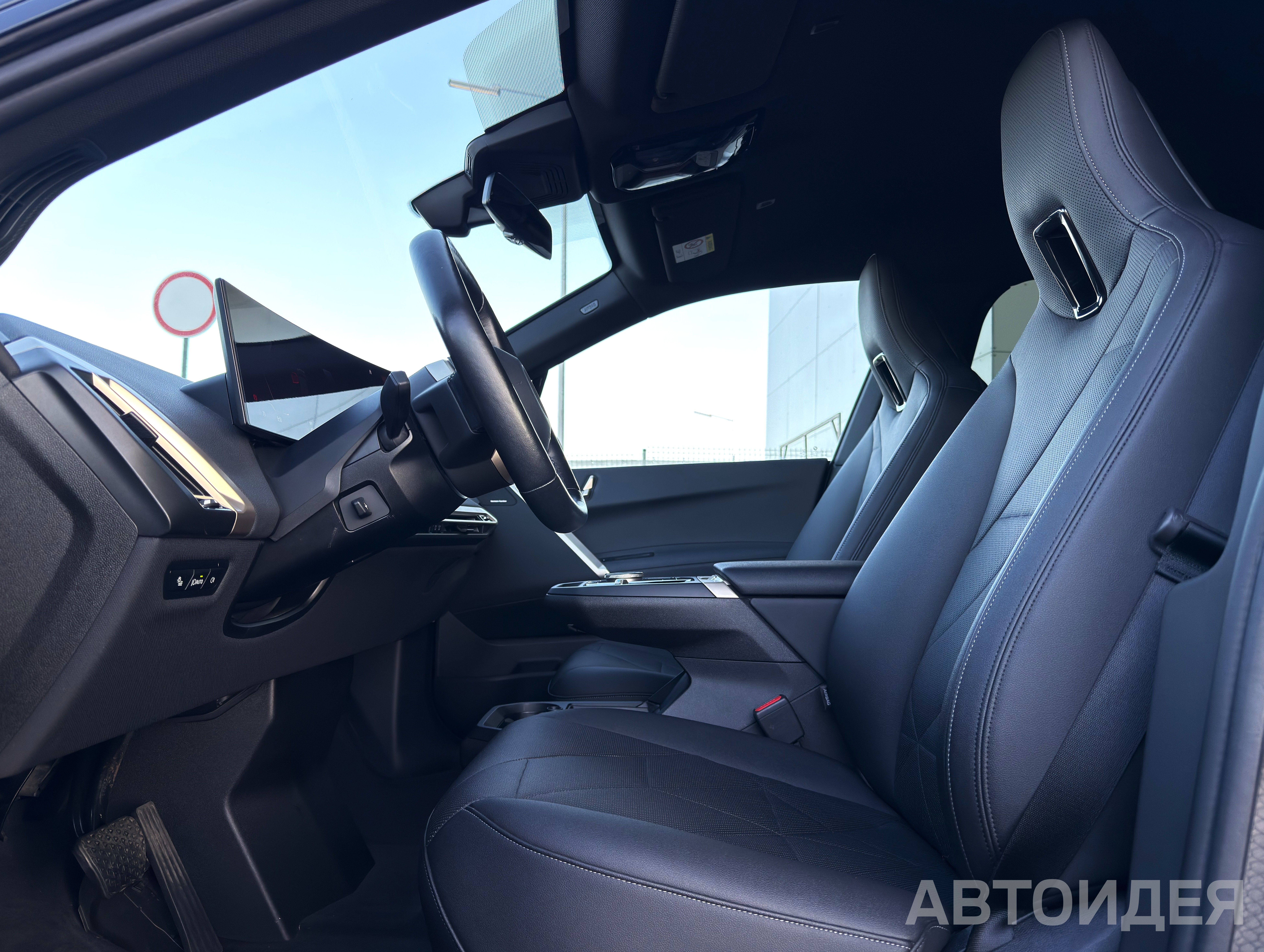BMW i iX xDrive40 фото 12