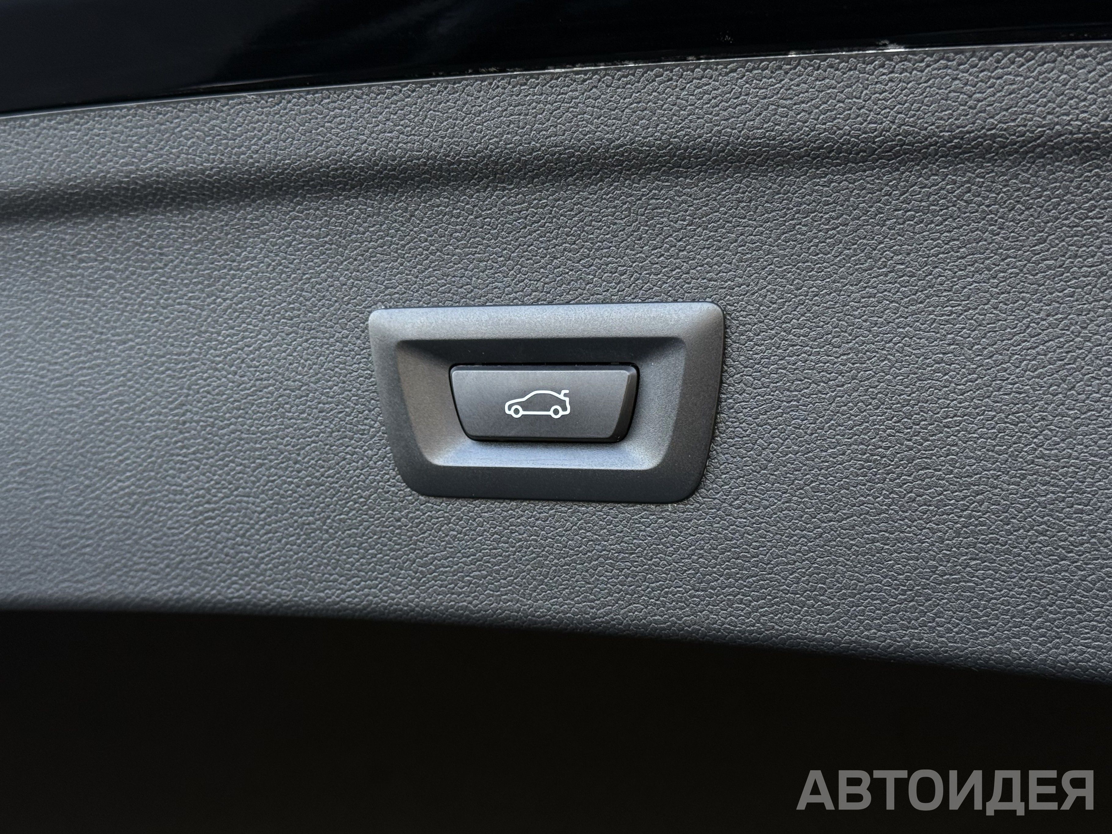 BMW i iX xDrive40 фото 28