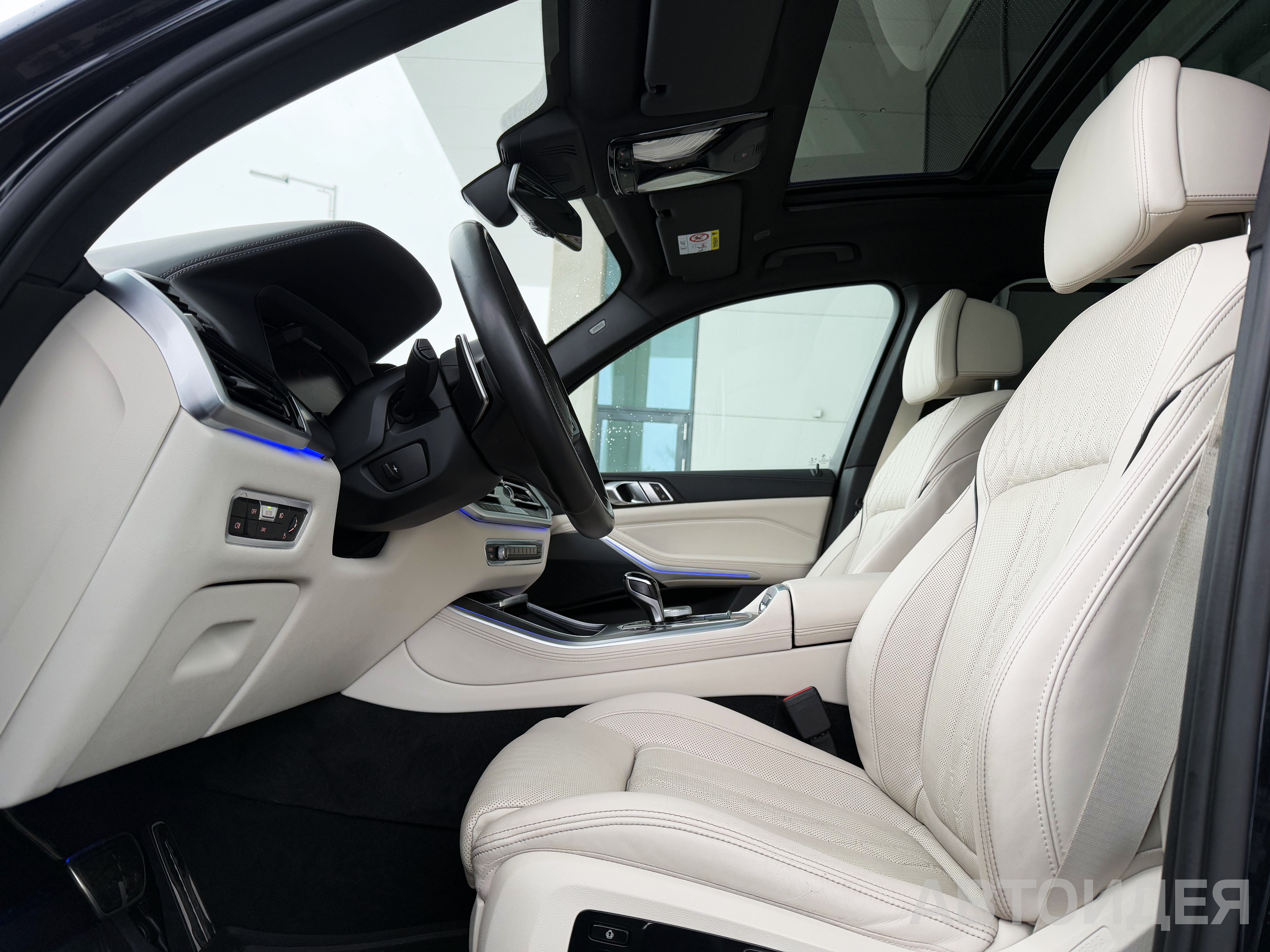 BMW X5 xDrive 30d Черный Карбон металлик фото 12