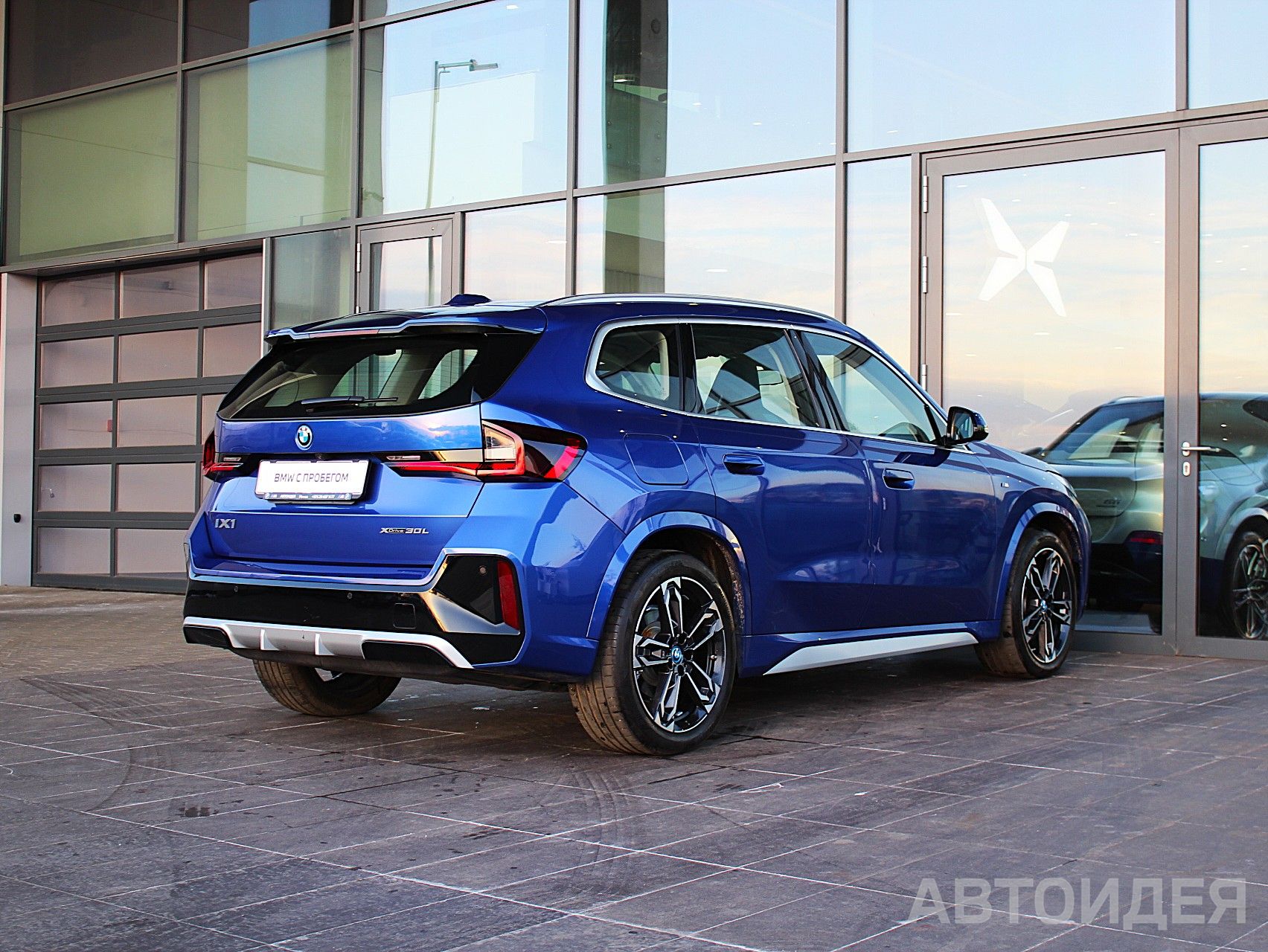 BMW i iX1 xDrive30L Синий Портимао металлик фото 3