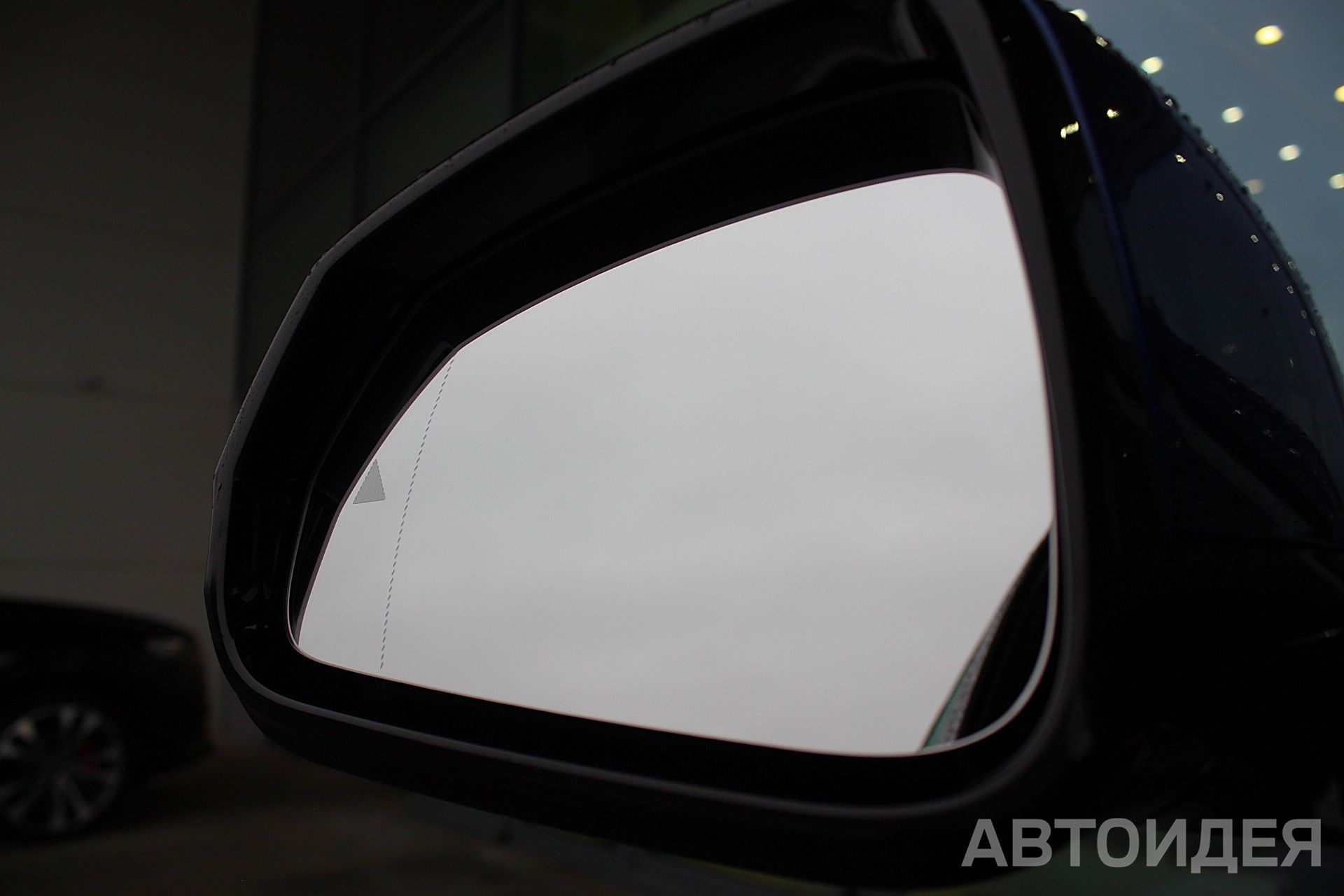 BMW i iX1 xDrive30L Синий Портимао металлик фото 28