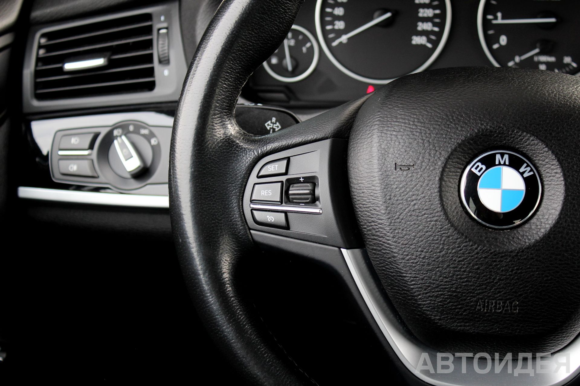 BMW X3 xDrive20i фото 10