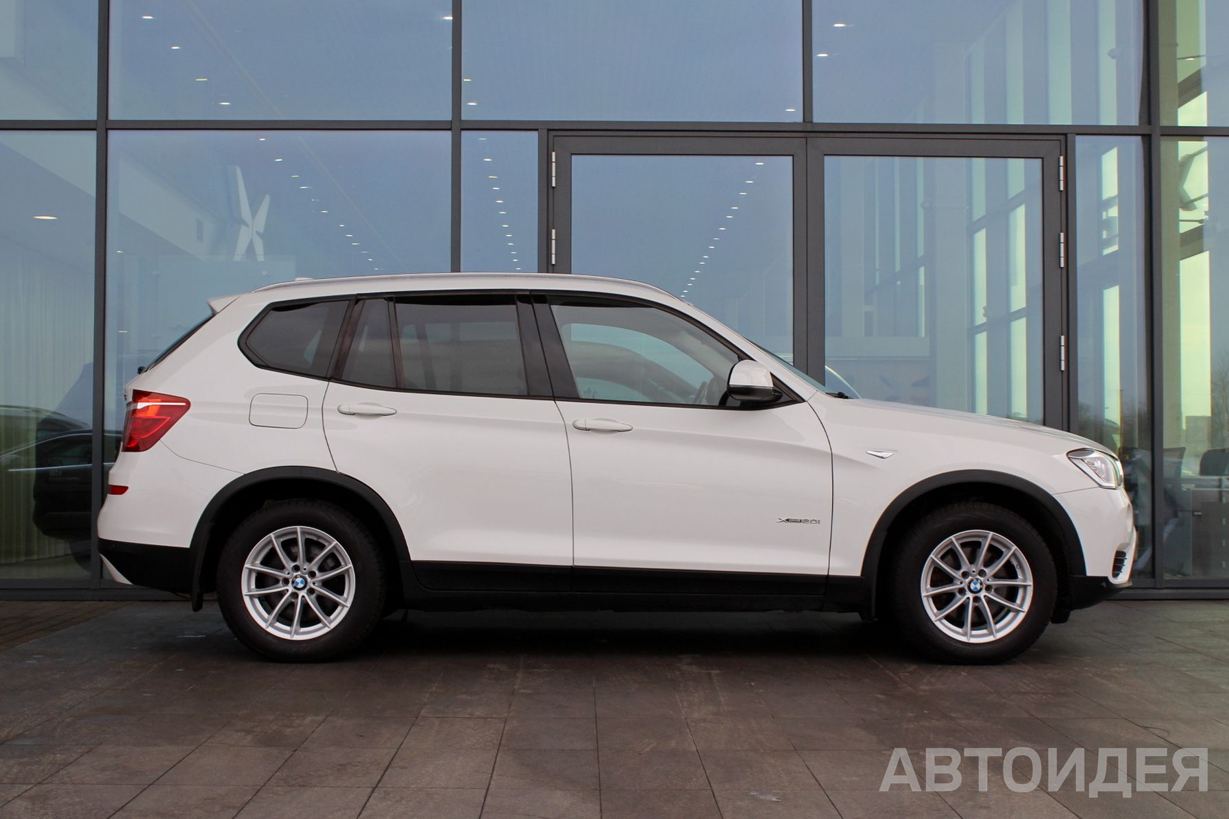 BMW X3 xDrive20i Белоснежный неметаллик фото 3