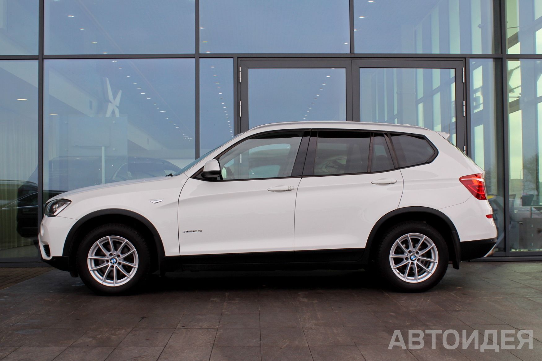 BMW X3 xDrive20i Белоснежный неметаллик фото 2