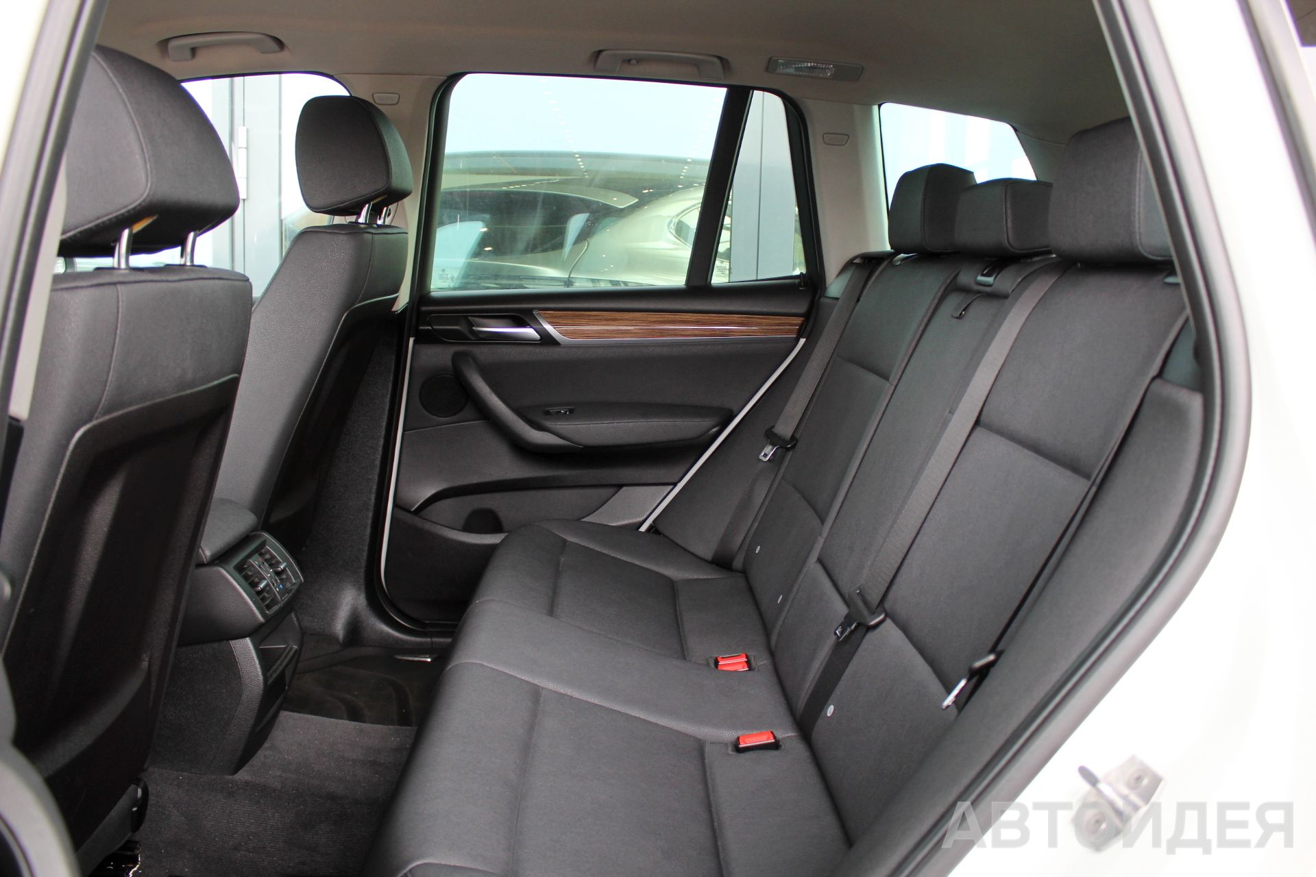BMW X3 xDrive20i Белоснежный неметаллик фото 20