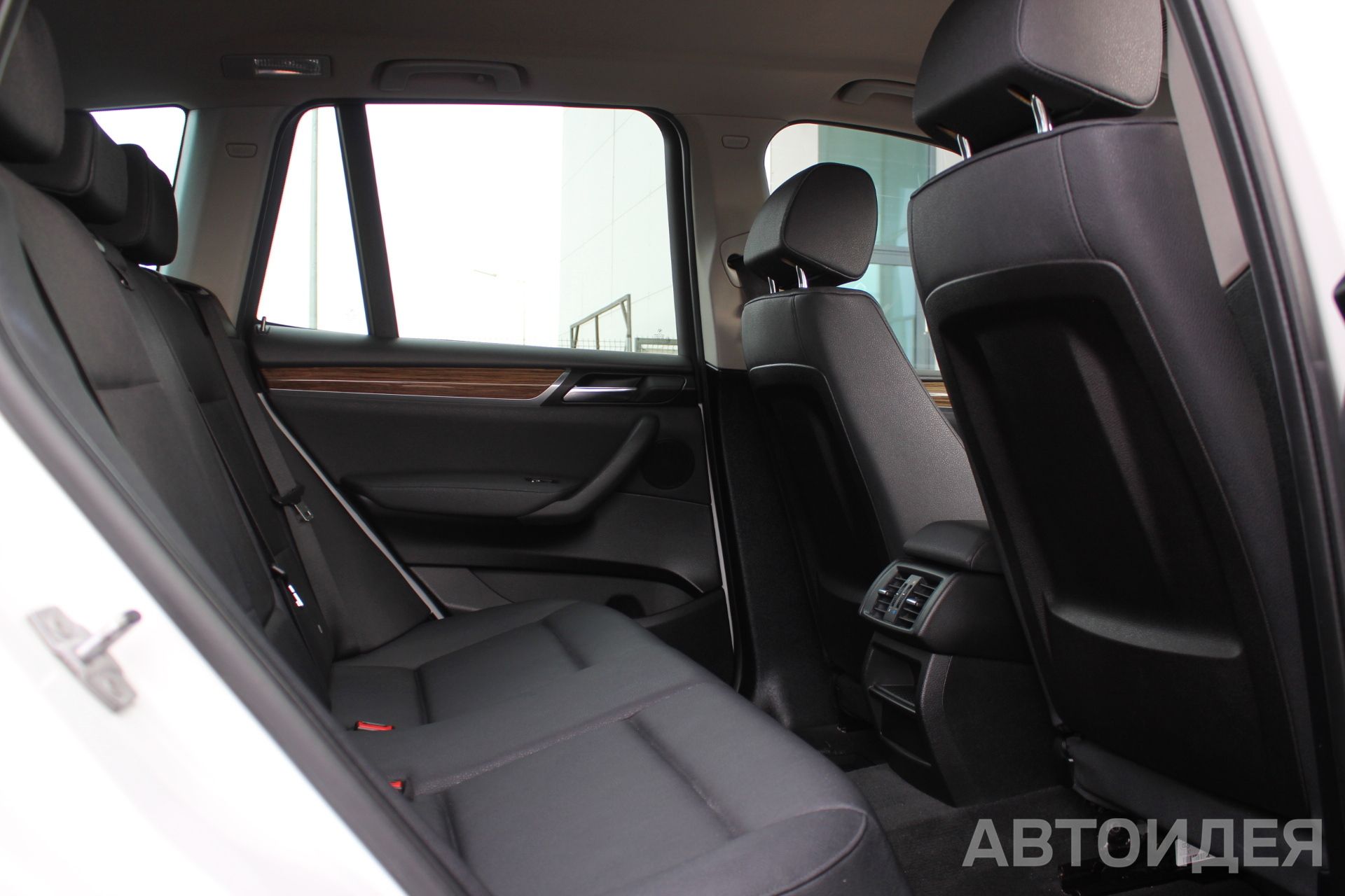 BMW X3 xDrive20i Белоснежный неметаллик фото 21