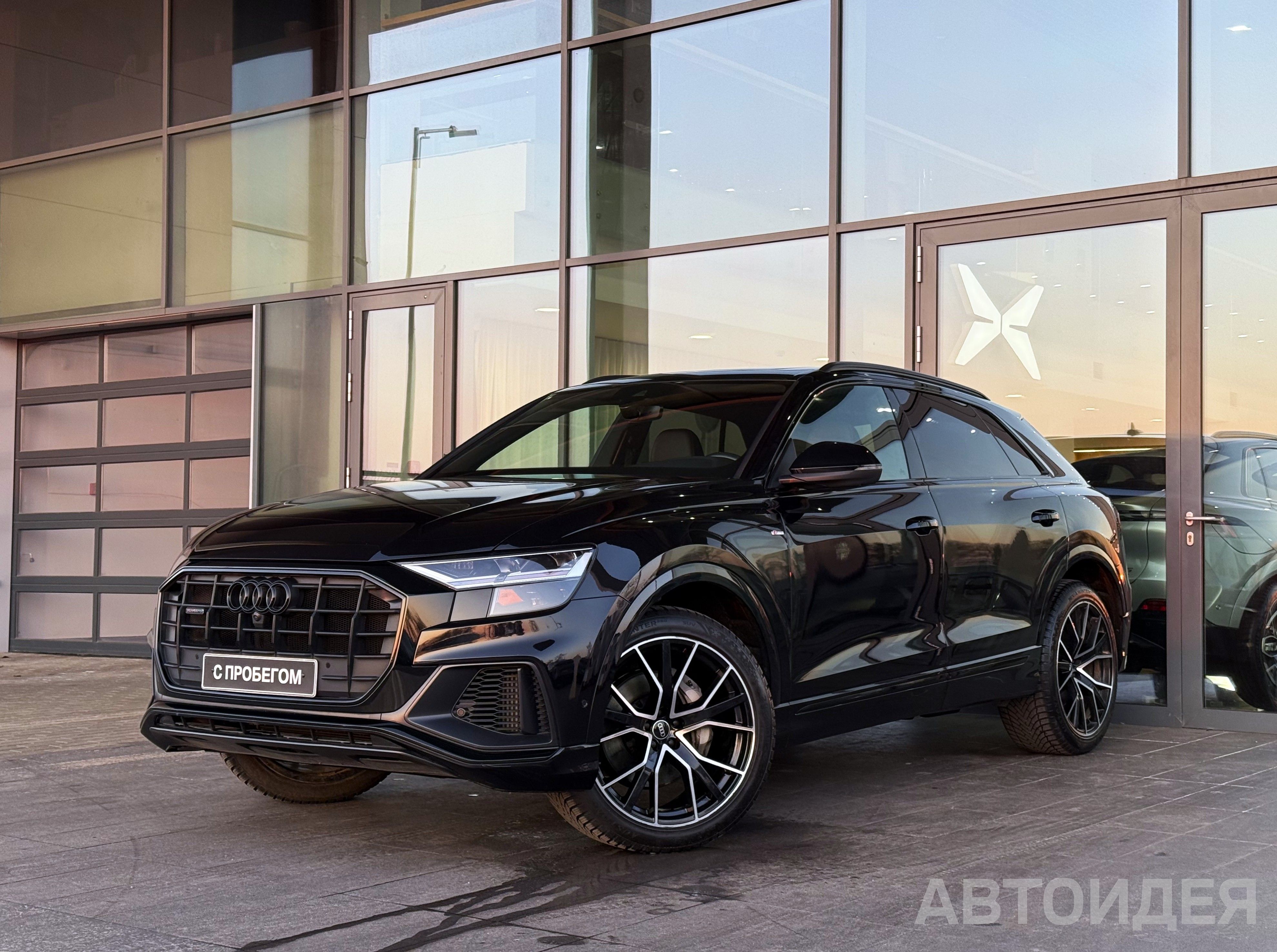 Audi Q8 55 TFSI чёрный металлик orcaschwarz
