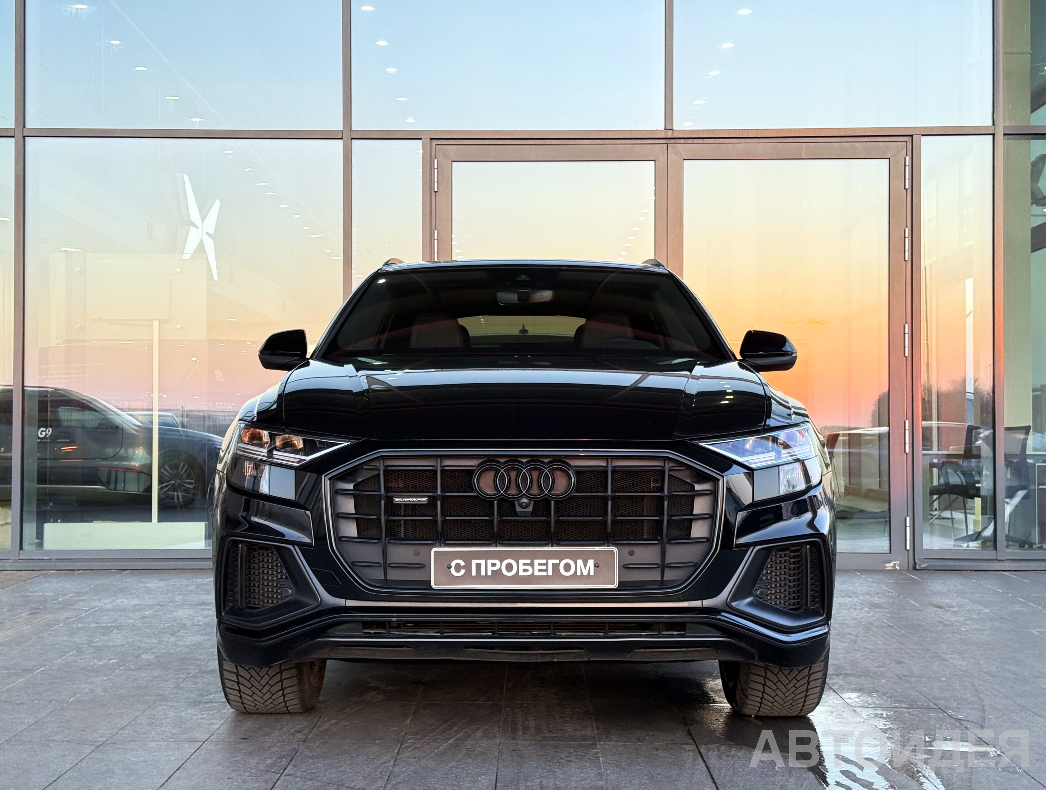 Audi Q8 55 TFSI чёрный металлик orcaschwarz фото 1