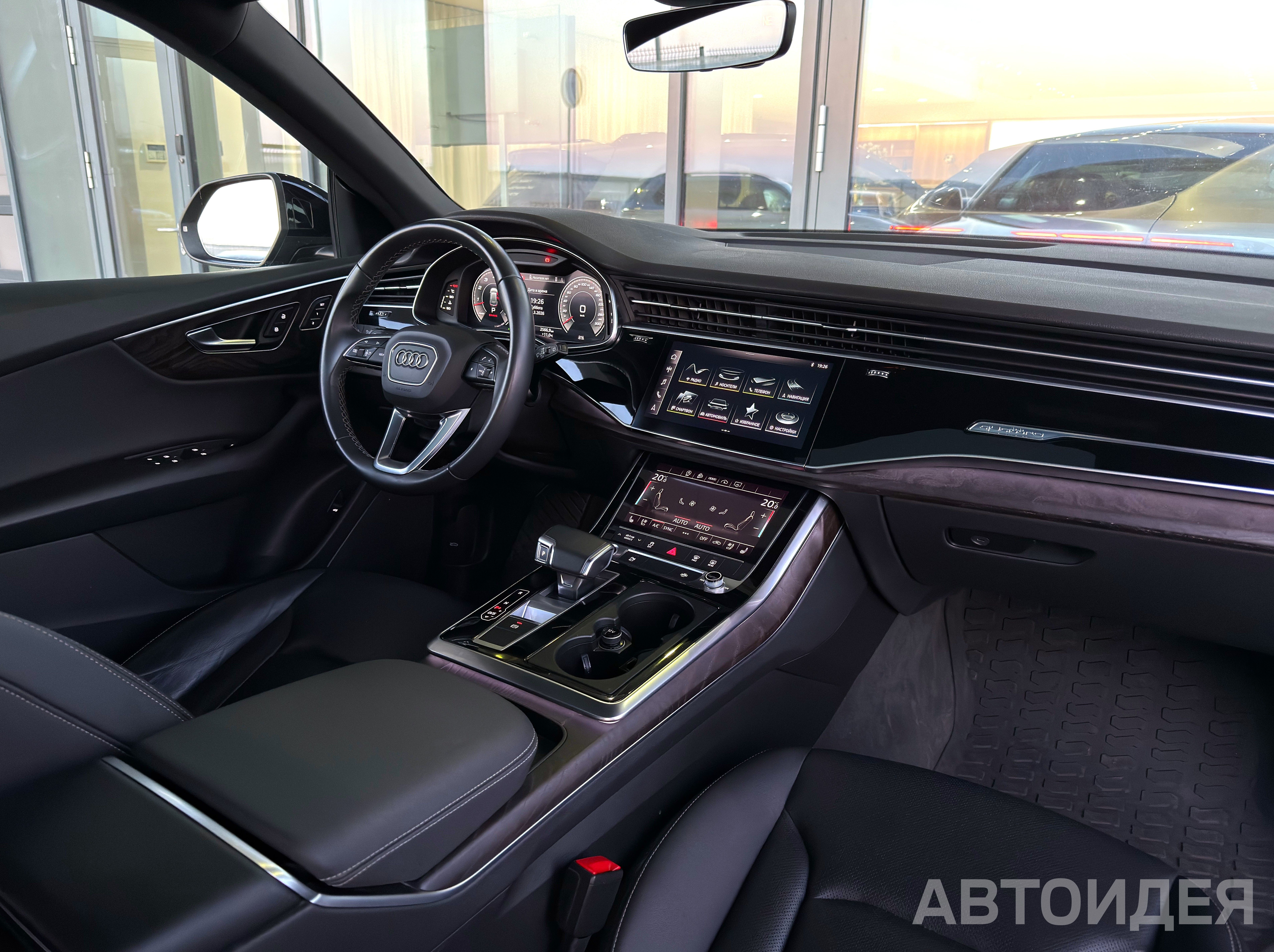 Audi Q8 55 TFSI чёрный металлик orcaschwarz фото 5