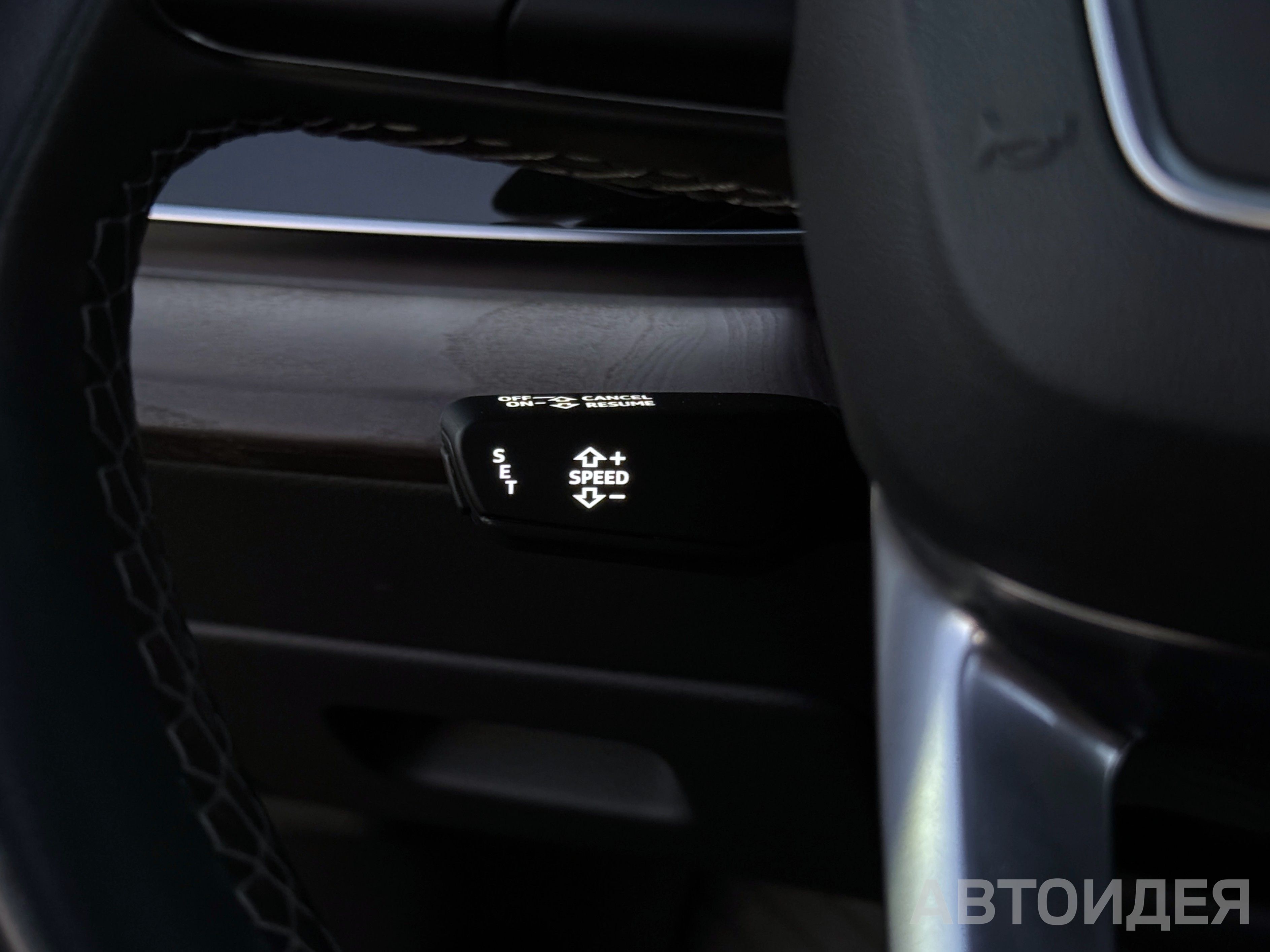 Audi Q8 55 TFSI чёрный металлик orcaschwarz фото 9