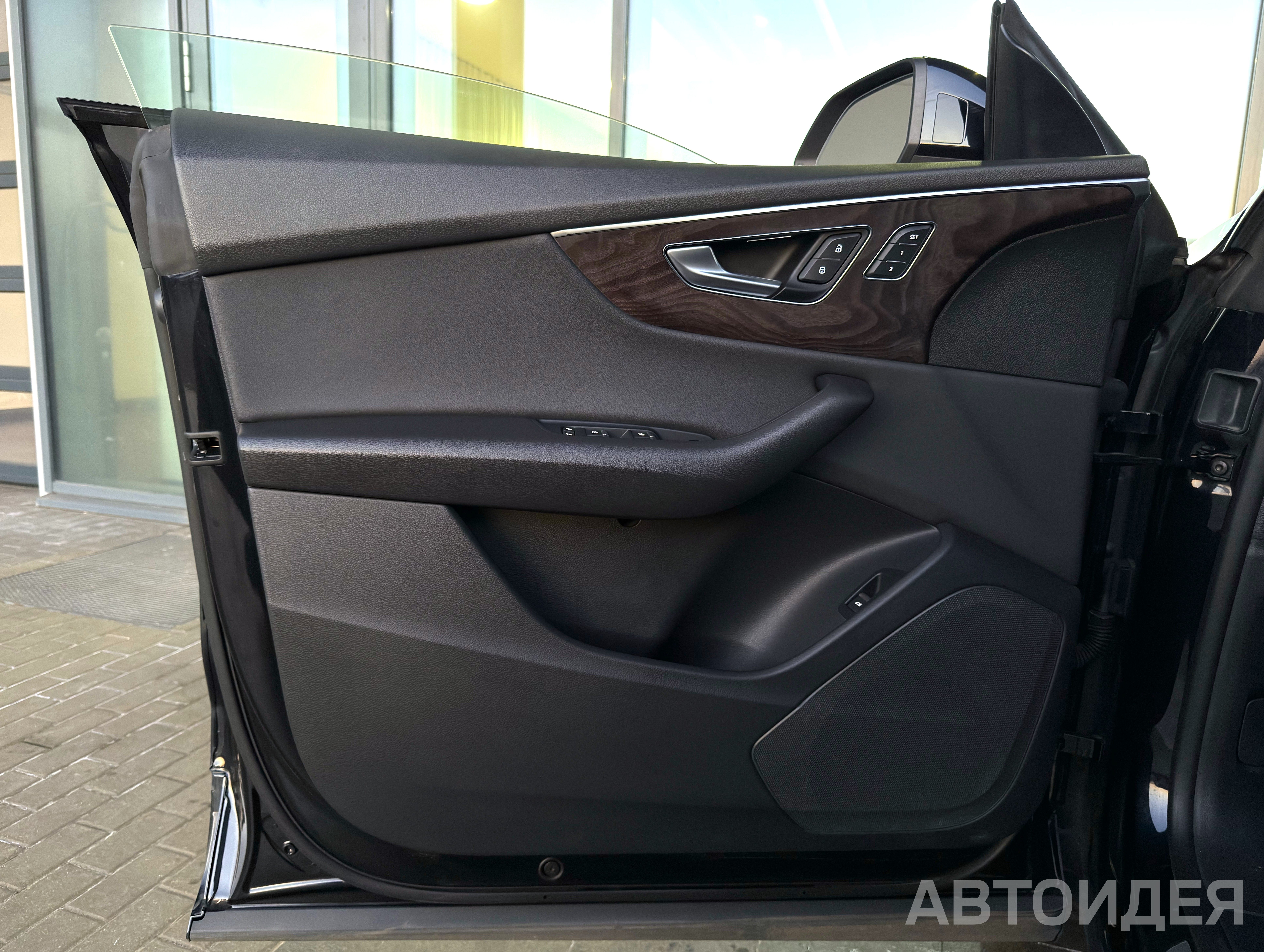 Audi Q8 55 TFSI чёрный металлик orcaschwarz фото 11