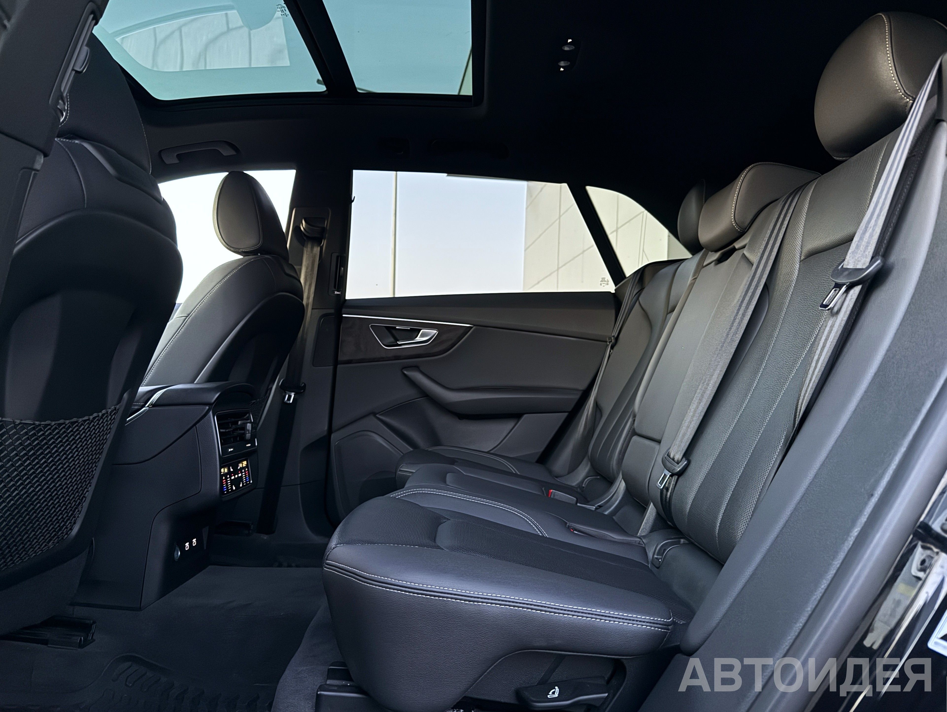 Audi Q8 55 TFSI чёрный металлик orcaschwarz фото 15