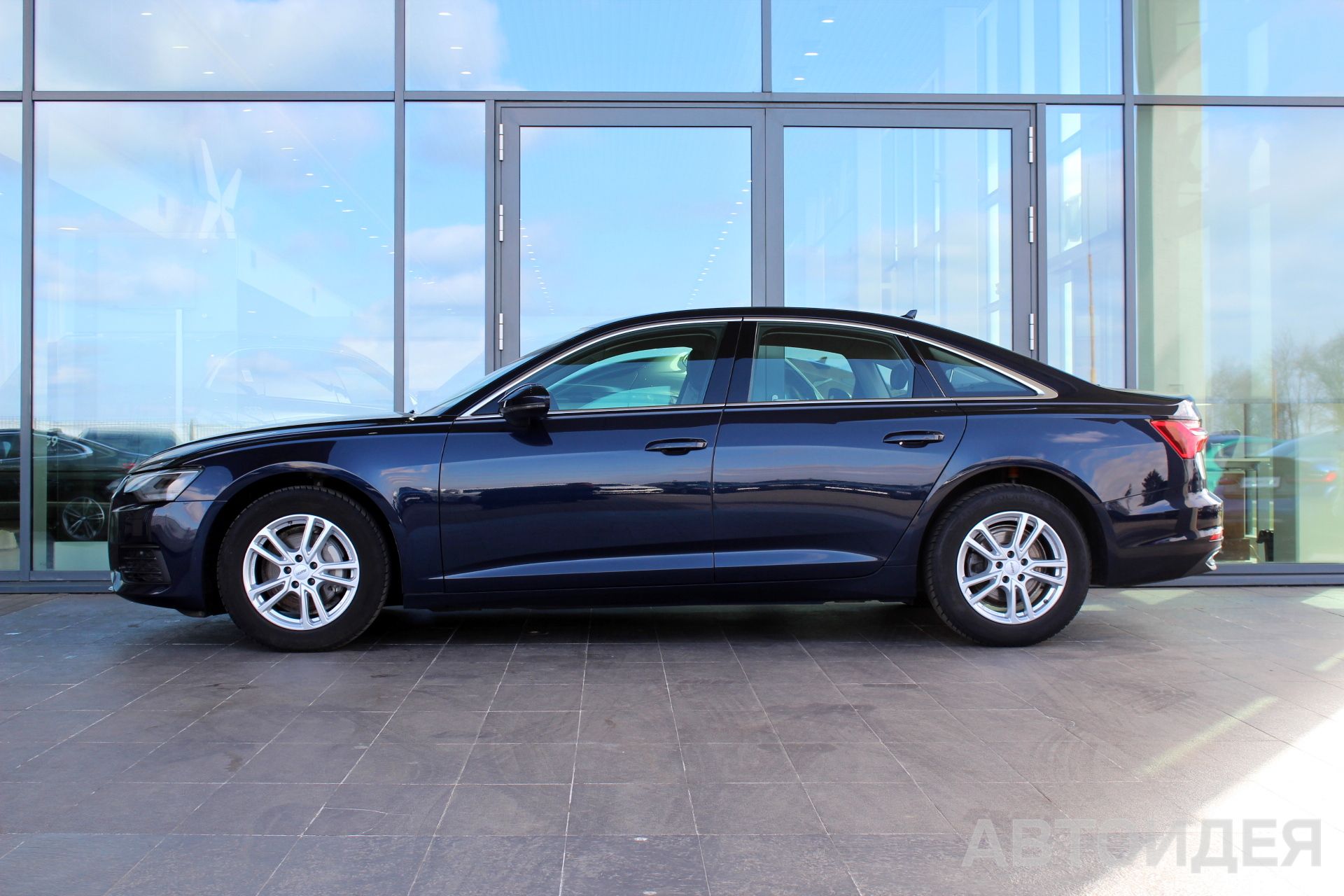 Audi A6 C8 фото 2