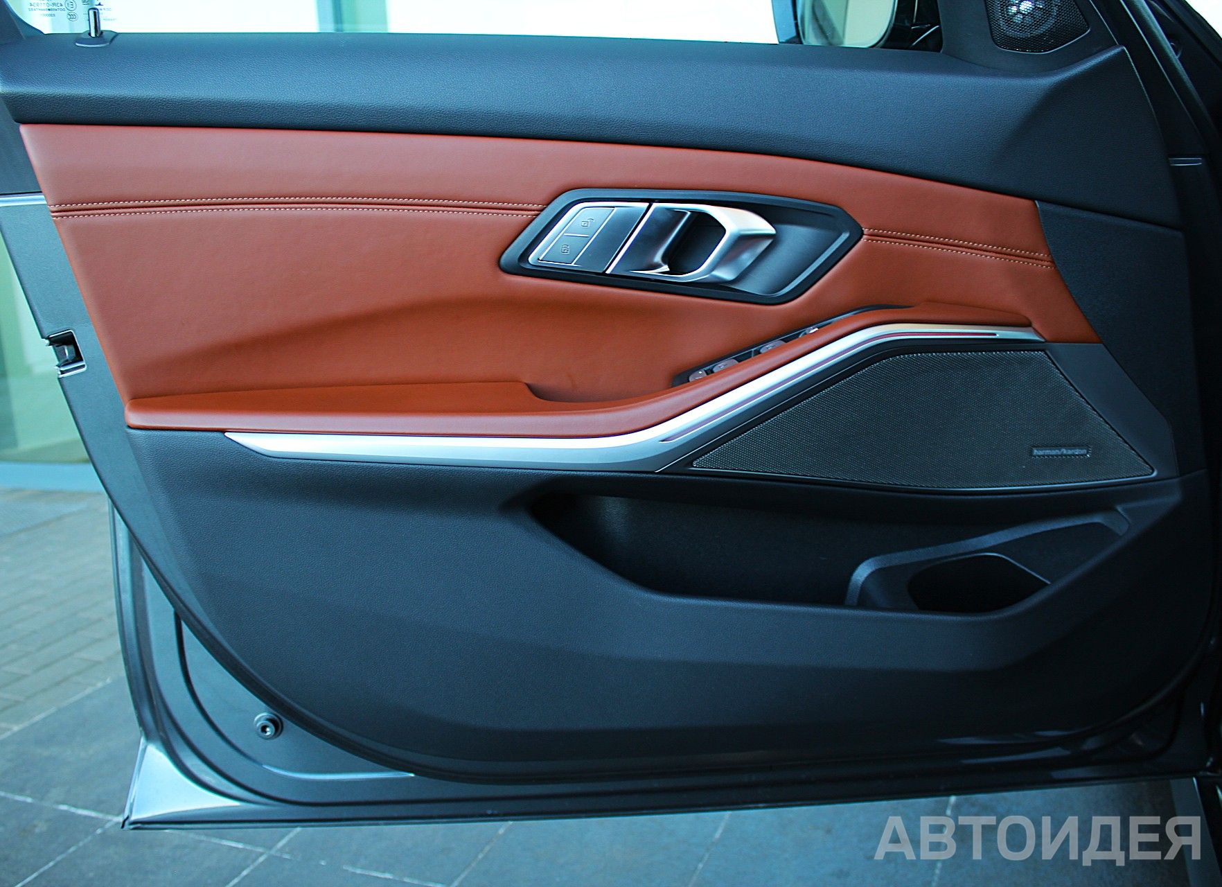 BMW 330d xDrive фото 11