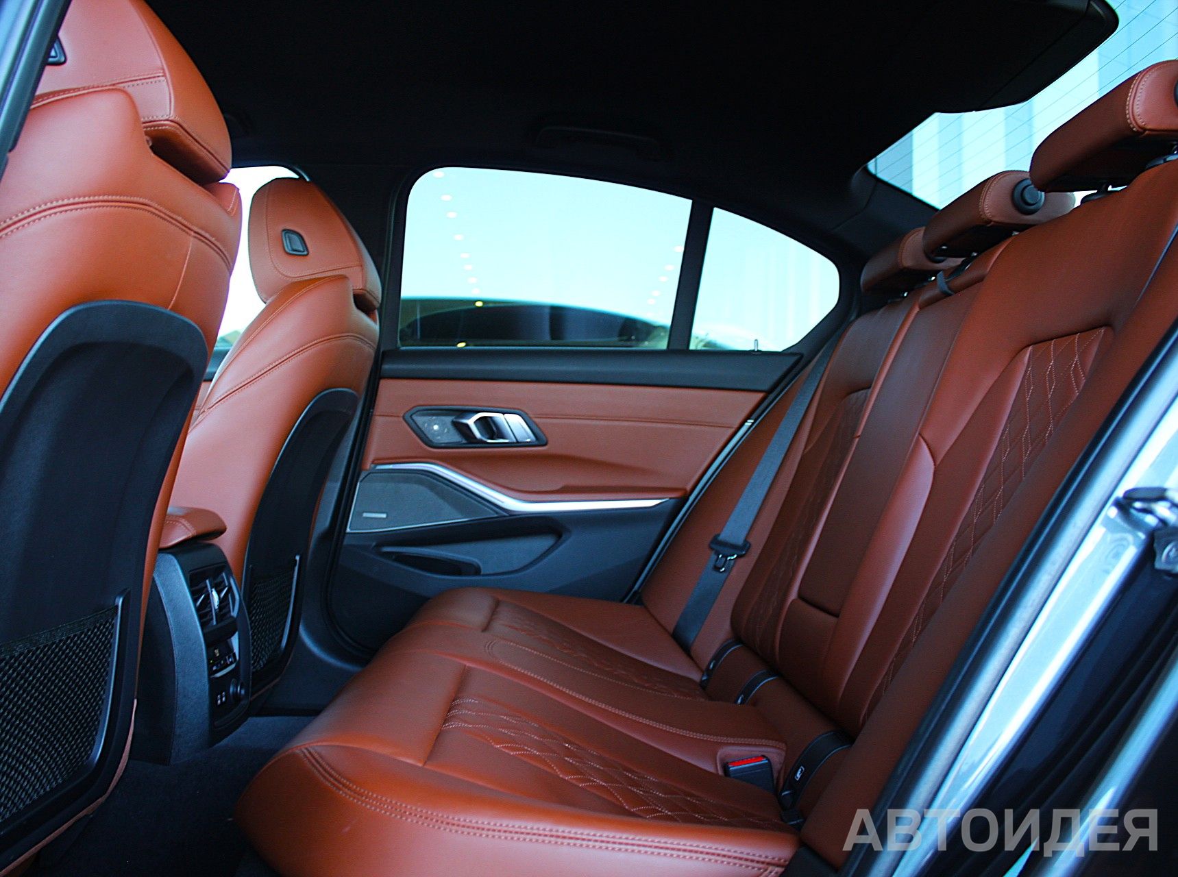 BMW 330d xDrive фото 14