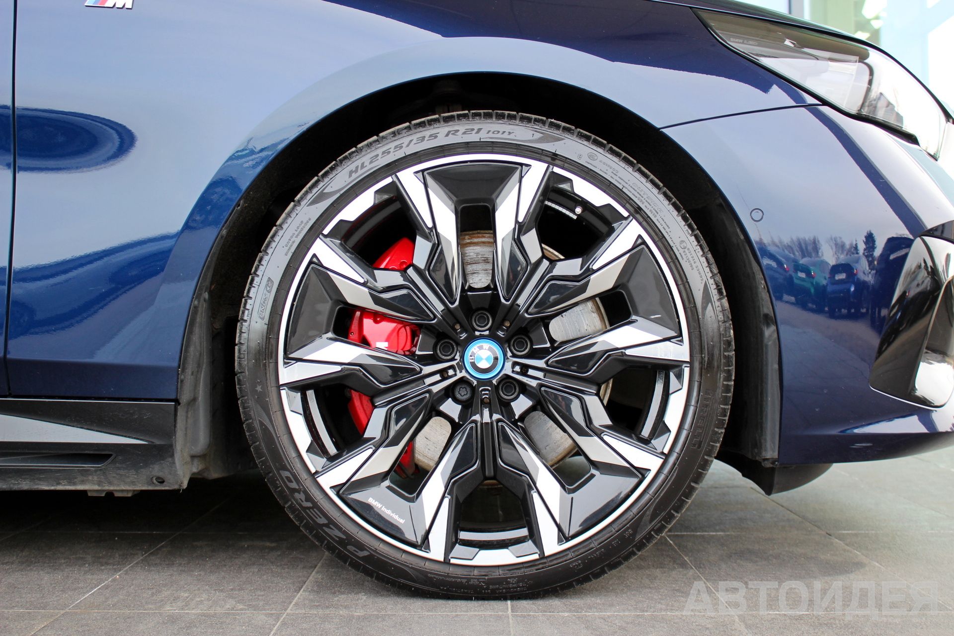 BMW i5 M60 xDrive Синий Танзанит II металлик фото 6