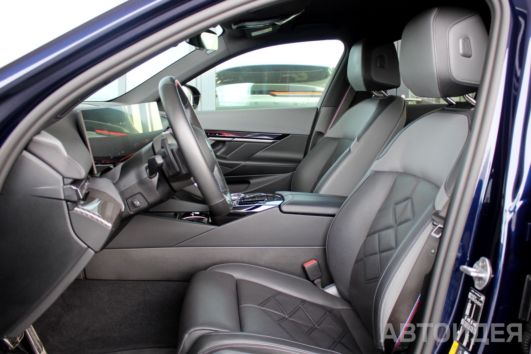 BMW i5 M60 xDrive Синий Танзанит II металлик фото 23