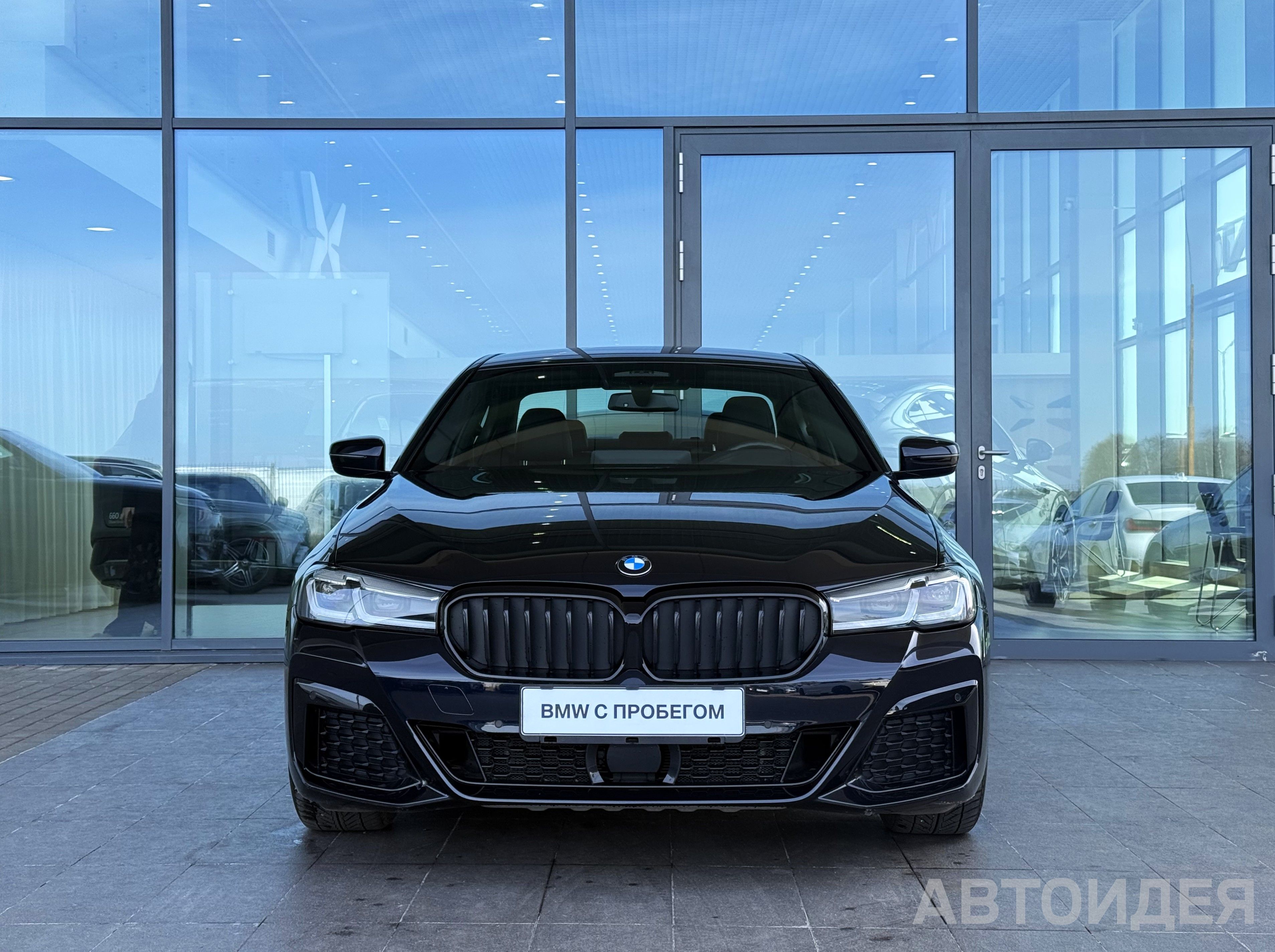 BMW 530i xDrive Sedan Черный Карбон металлик фото 1