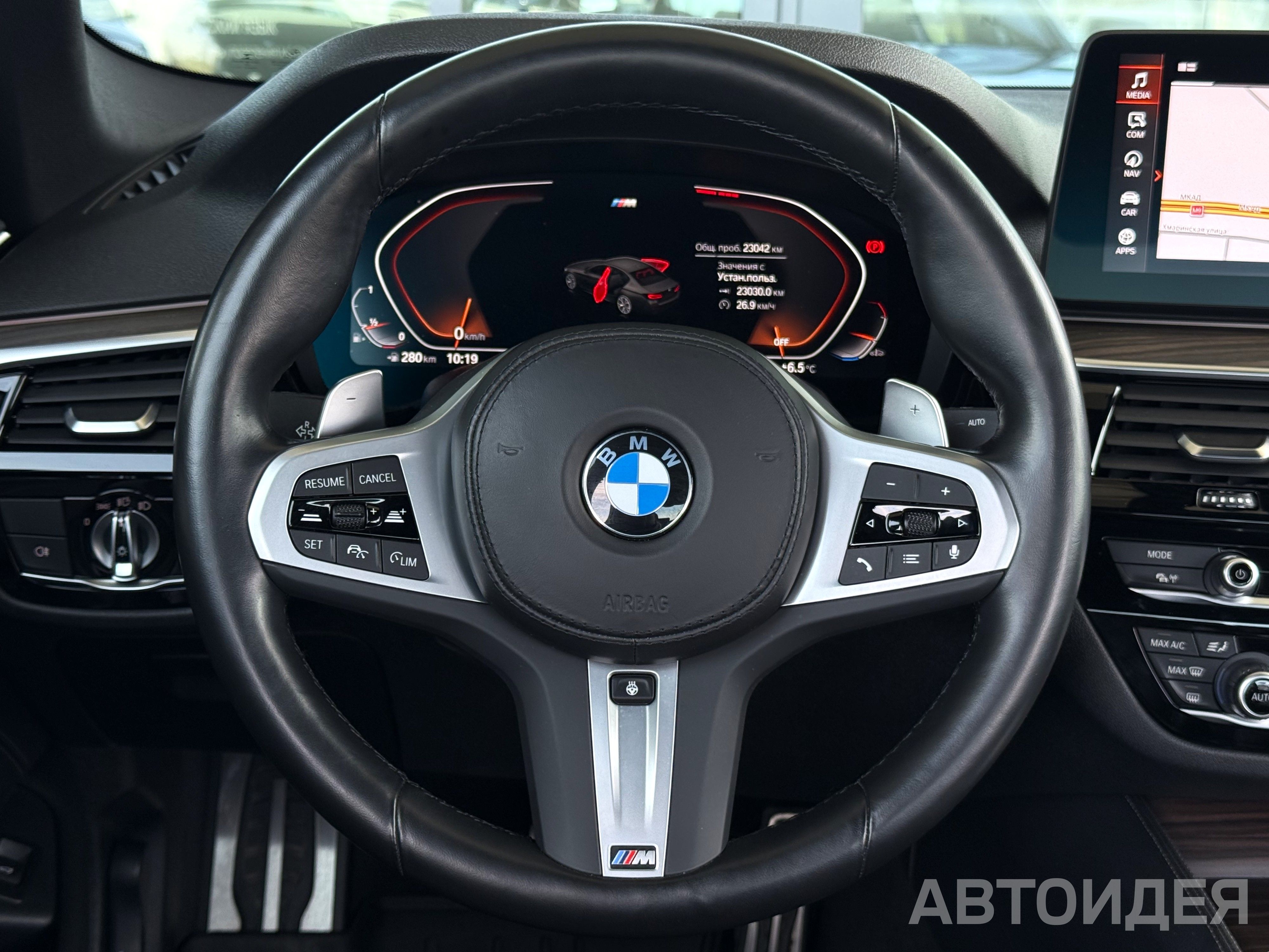 BMW 530i xDrive Sedan Черный Карбон металлик фото 8