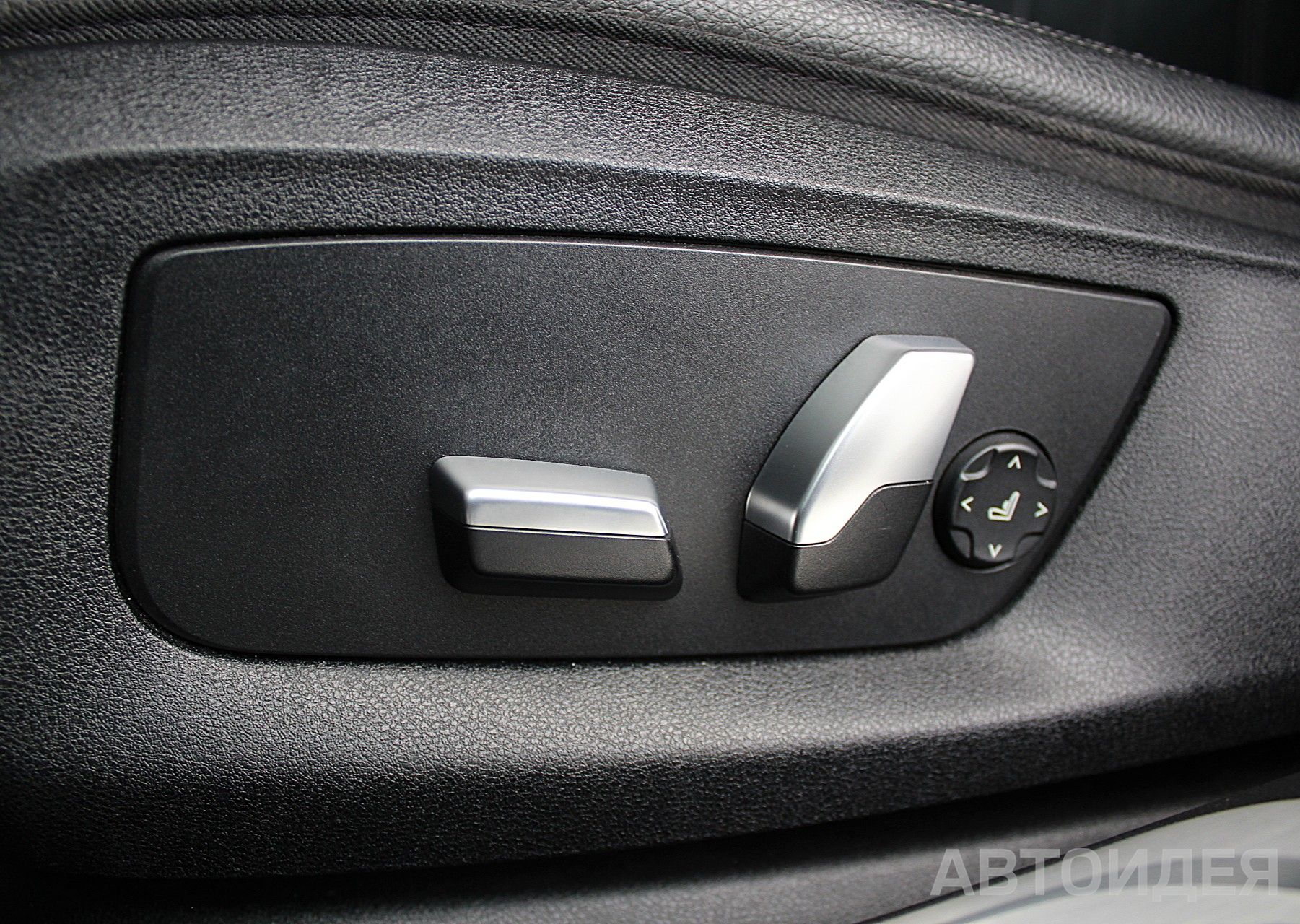 BMW 740Li Sedan фото 11