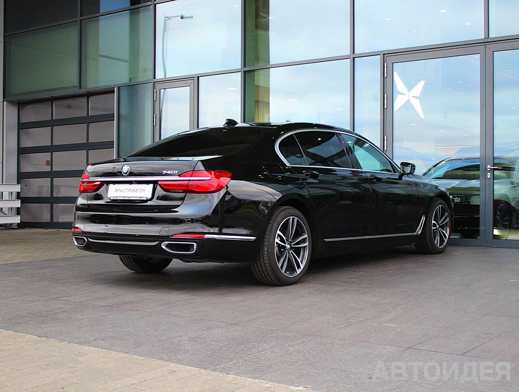 BMW 740Li Sedan Черный неметаллик фото 3