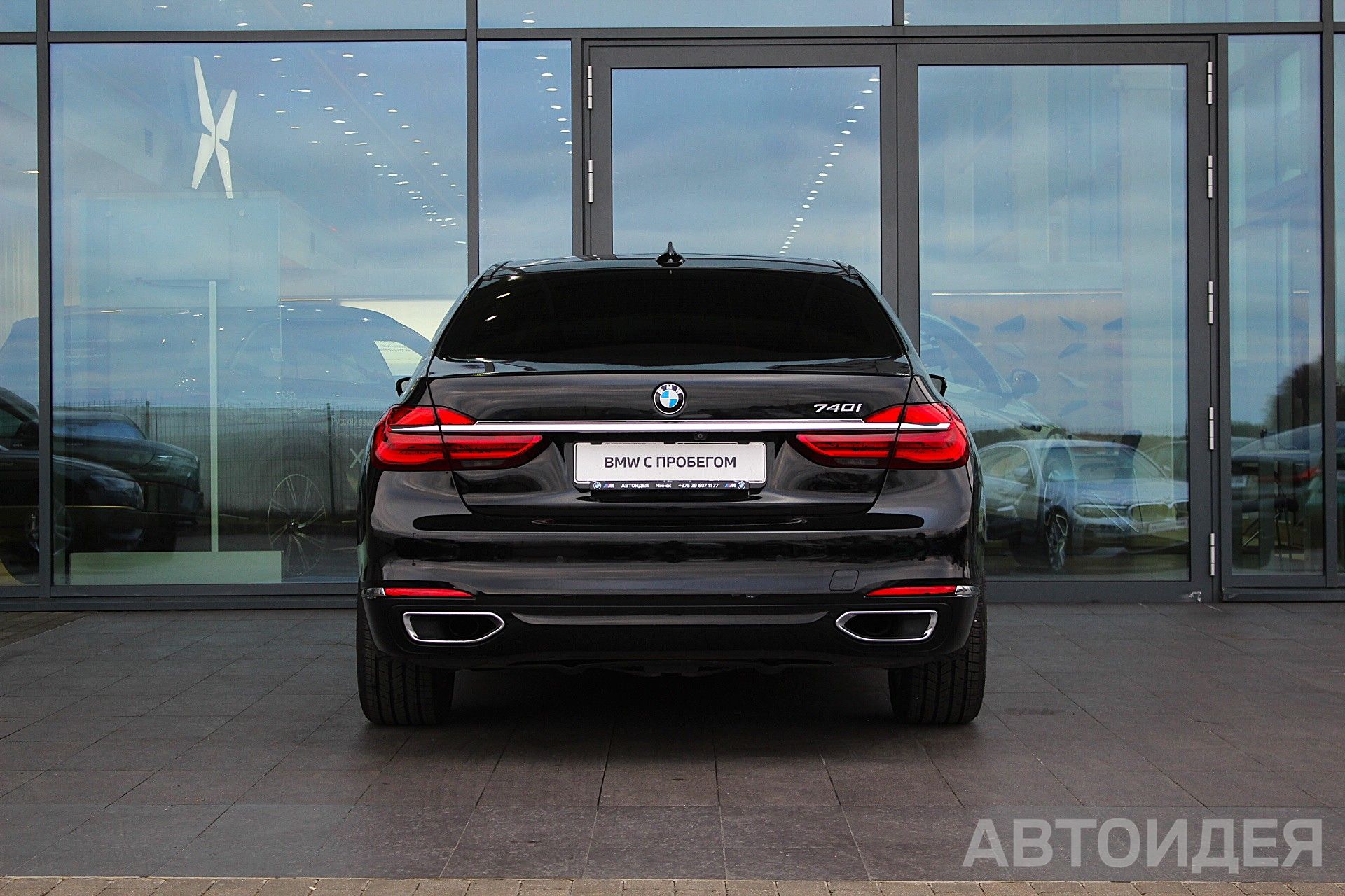BMW 740Li Sedan Черный неметаллик фото 4