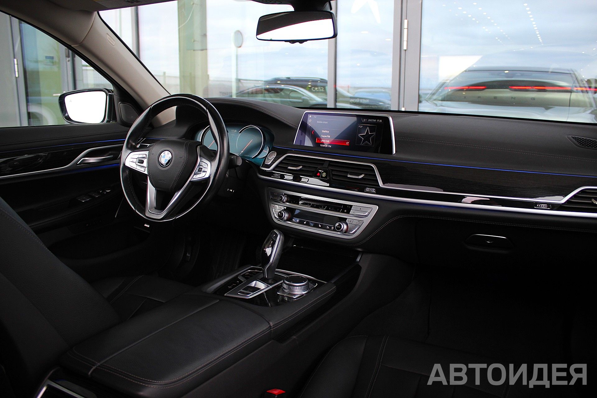 BMW 740Li Sedan Черный неметаллик фото 5